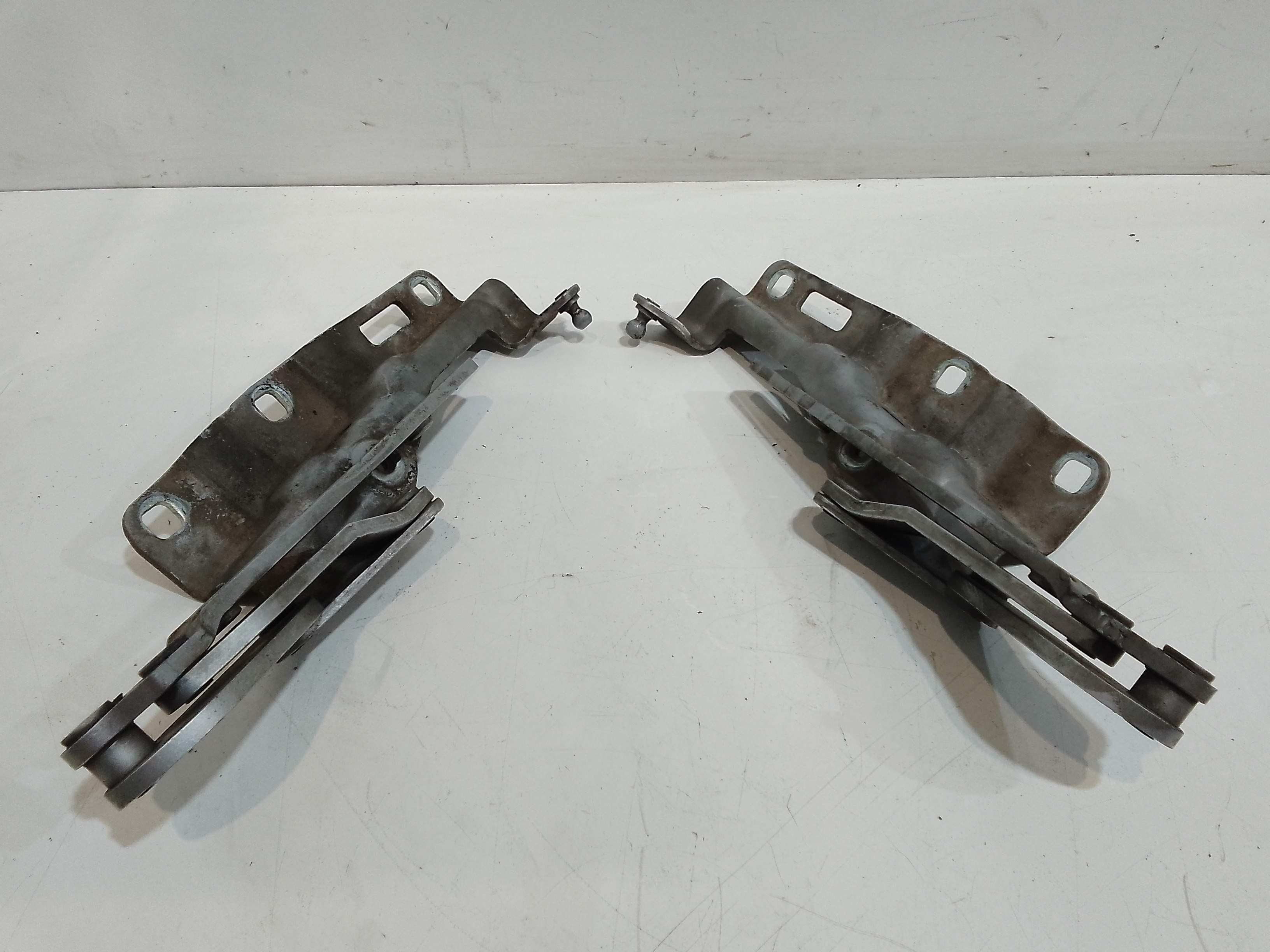 Cerniere cofano anteriore dx e sx per Mercedes Clk Coup W209 (2002 - In produzione)