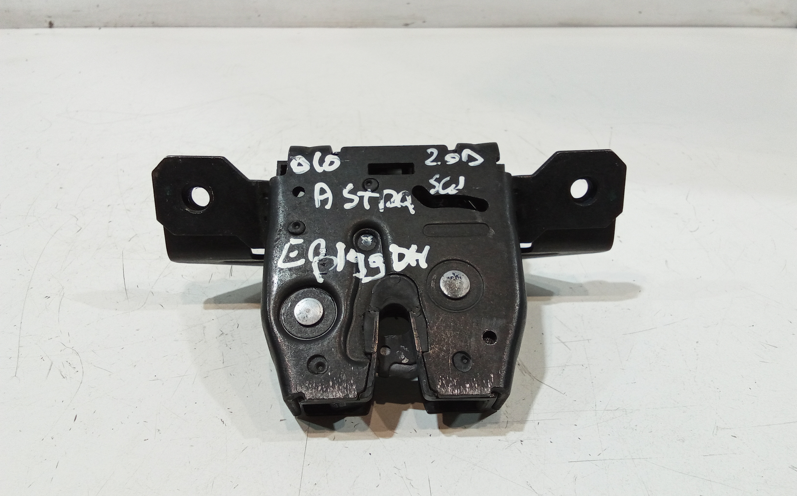 Serratura Cofano Posteriore per Opel Astra J S. Wagon (2011 - In produzione)