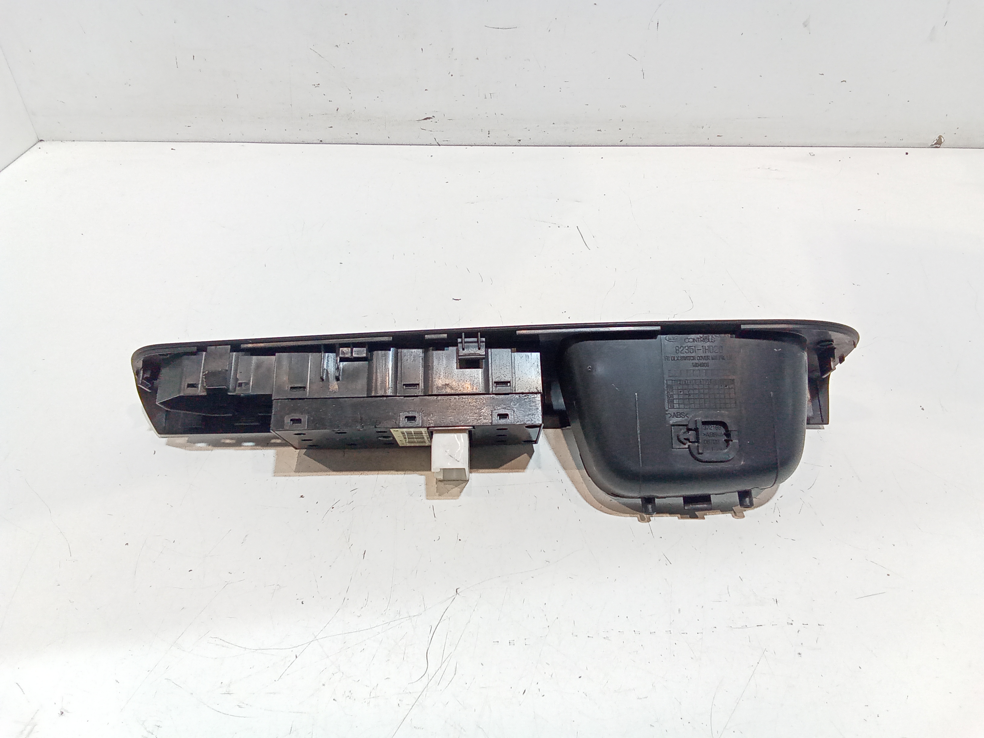 Pulsantiera anteriore sinistra Guida per Kia Cee d 1 Serie (2006 - 2012)