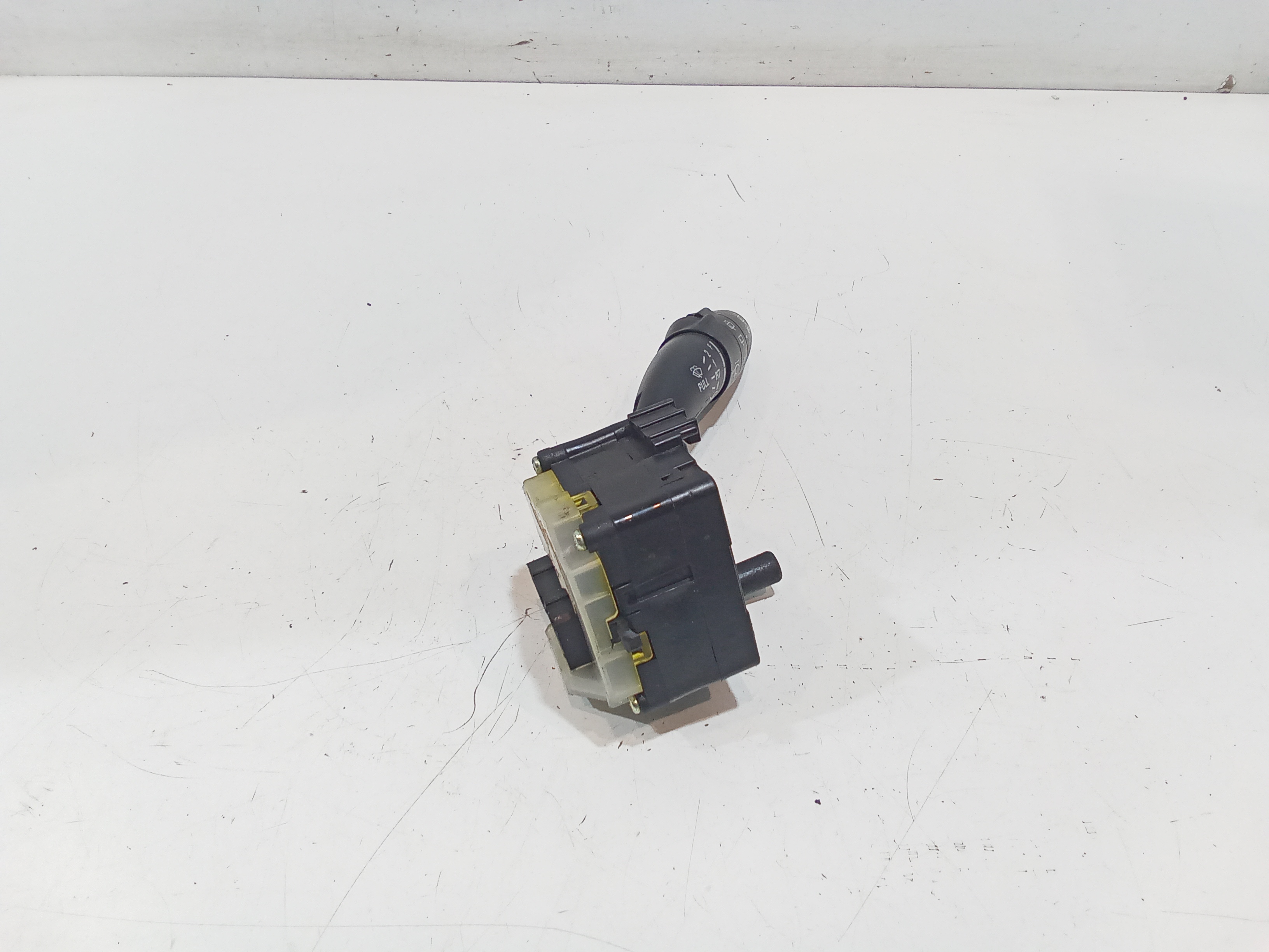 Devioluci destro per Kia Cee d 1 Serie (2006 - 2012)