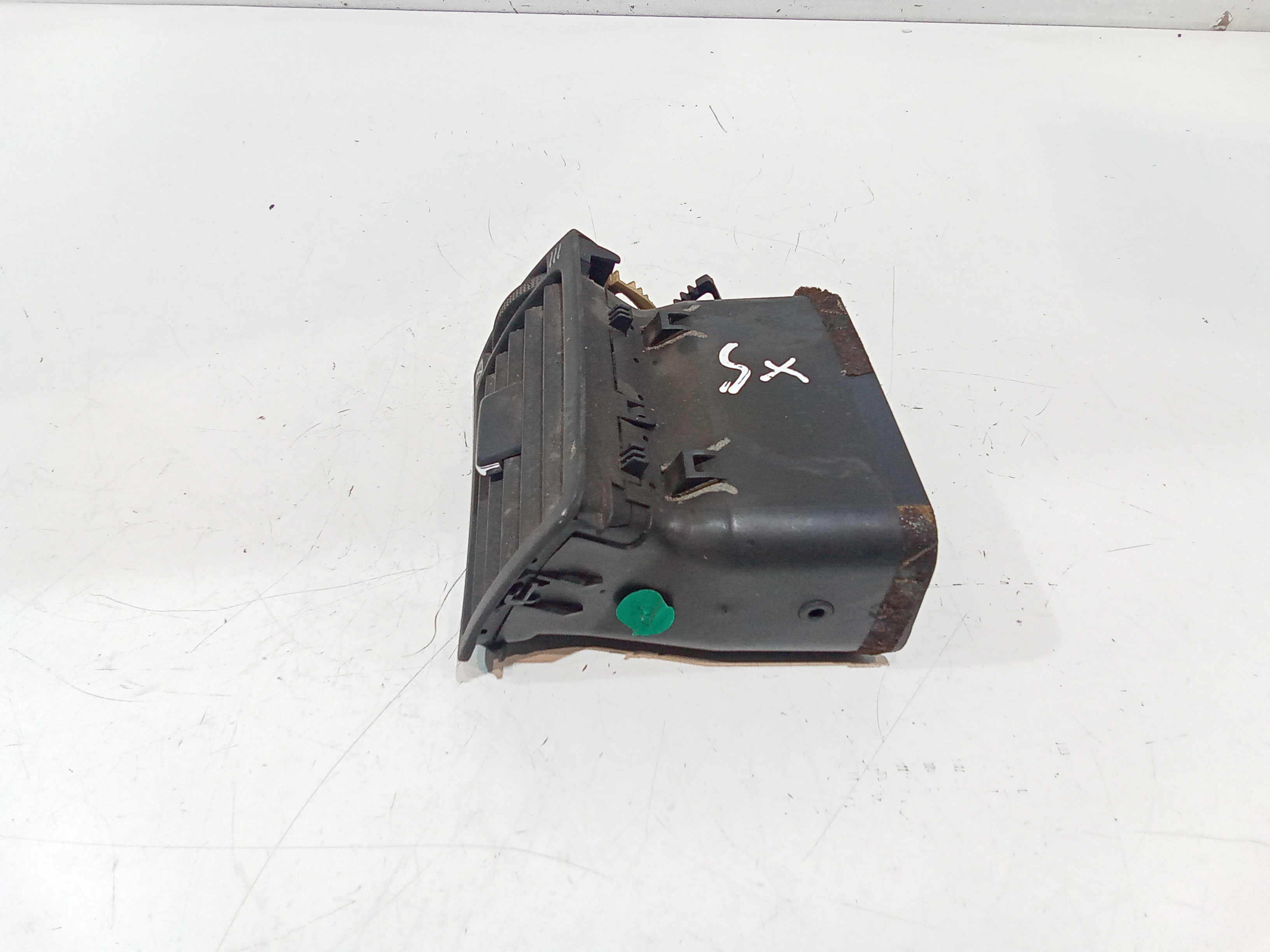 Bocchetta aria cruscotto lato guida per Toyota Corolla Berlina 2 Serie (2000 - 2002)