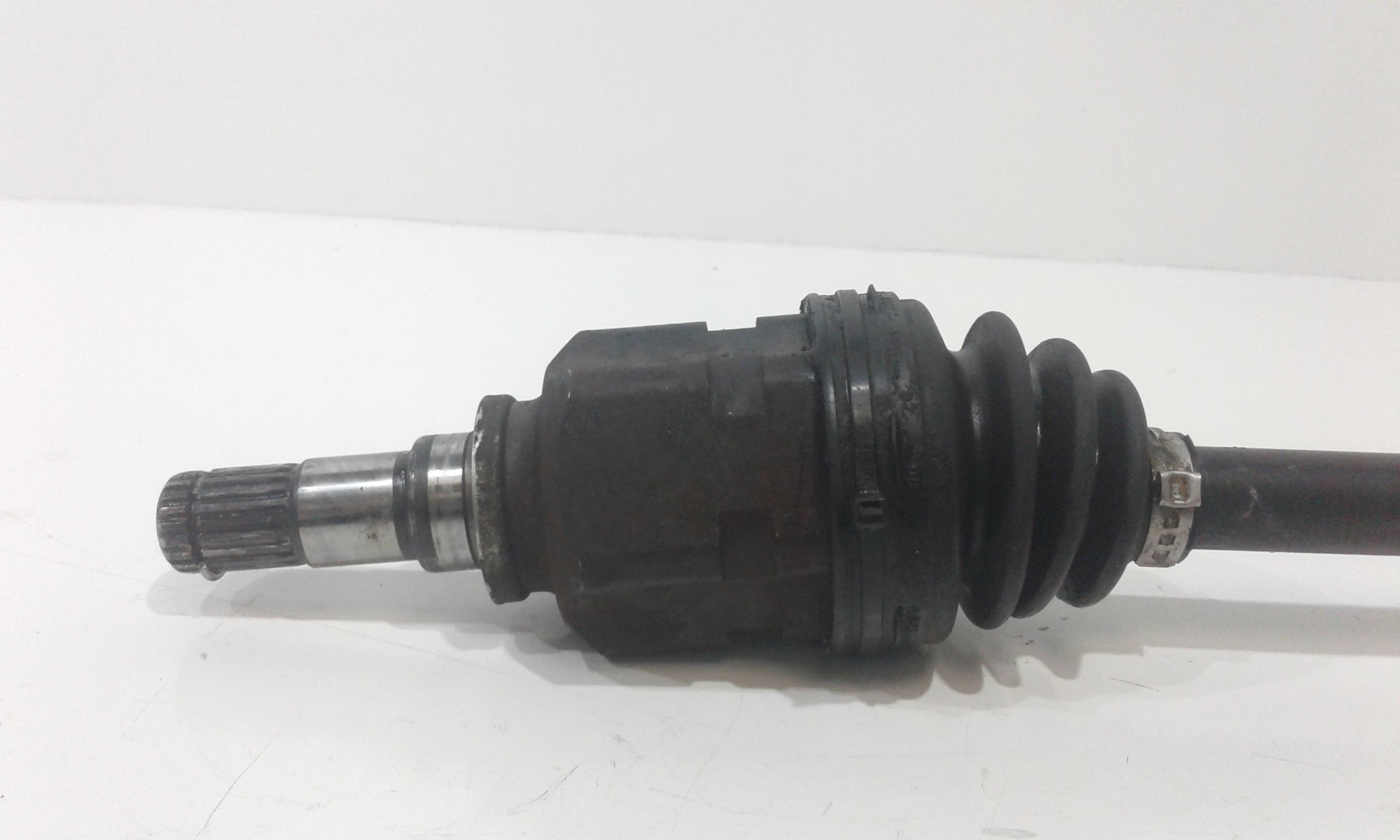 Semiasse anteriore Sinistro TOYOTA Yaris 3 Serie