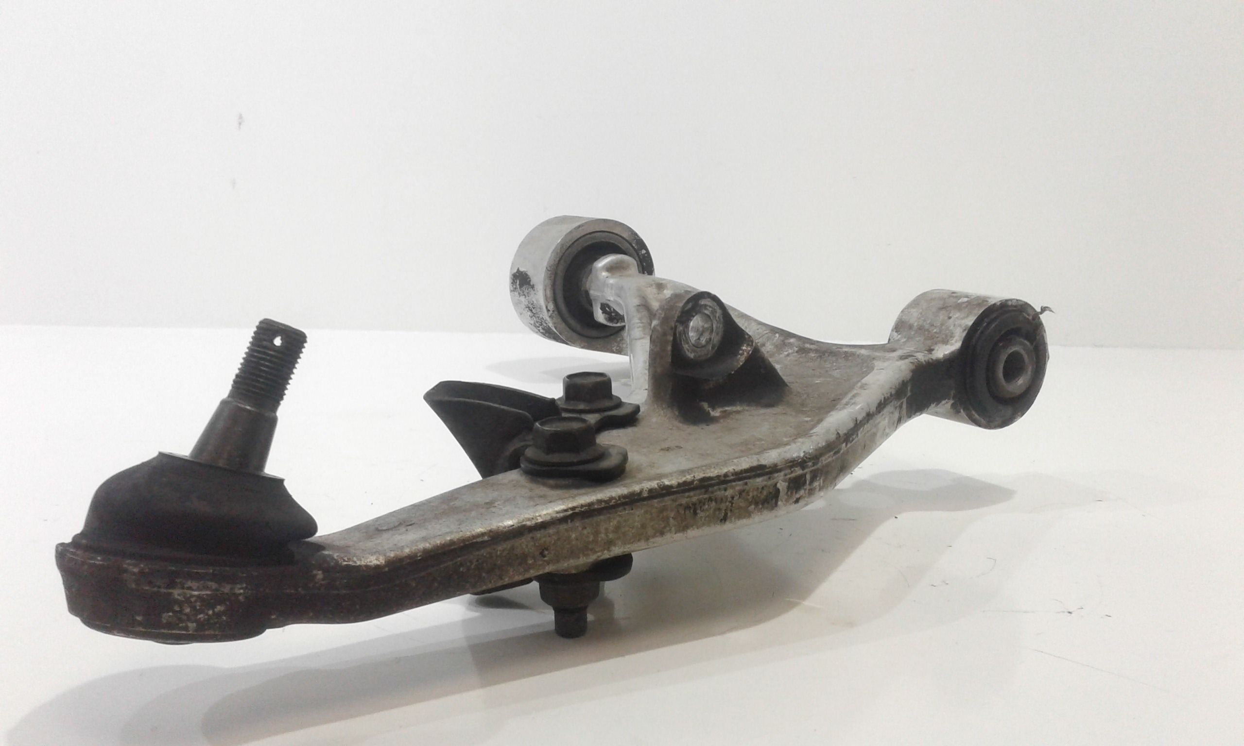 Braccio Oscillante anteriore destro NISSAN X-Trail 1 Serie