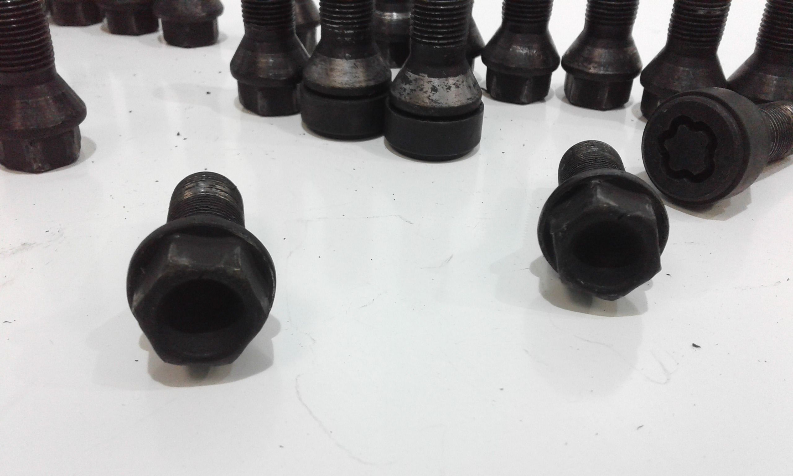 Bulloni perni cerchi auto BMW X4 F26