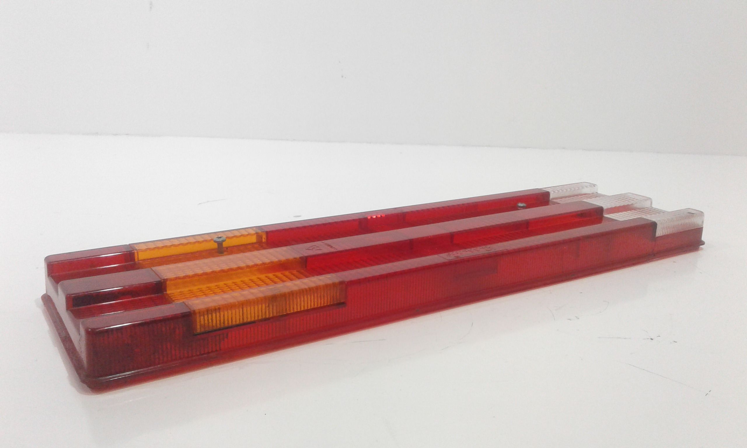 Modanatura plastiche fanale stop post. dx MERCEDES Atego 2 EJES 18T BM 950/2/4 (97>04)