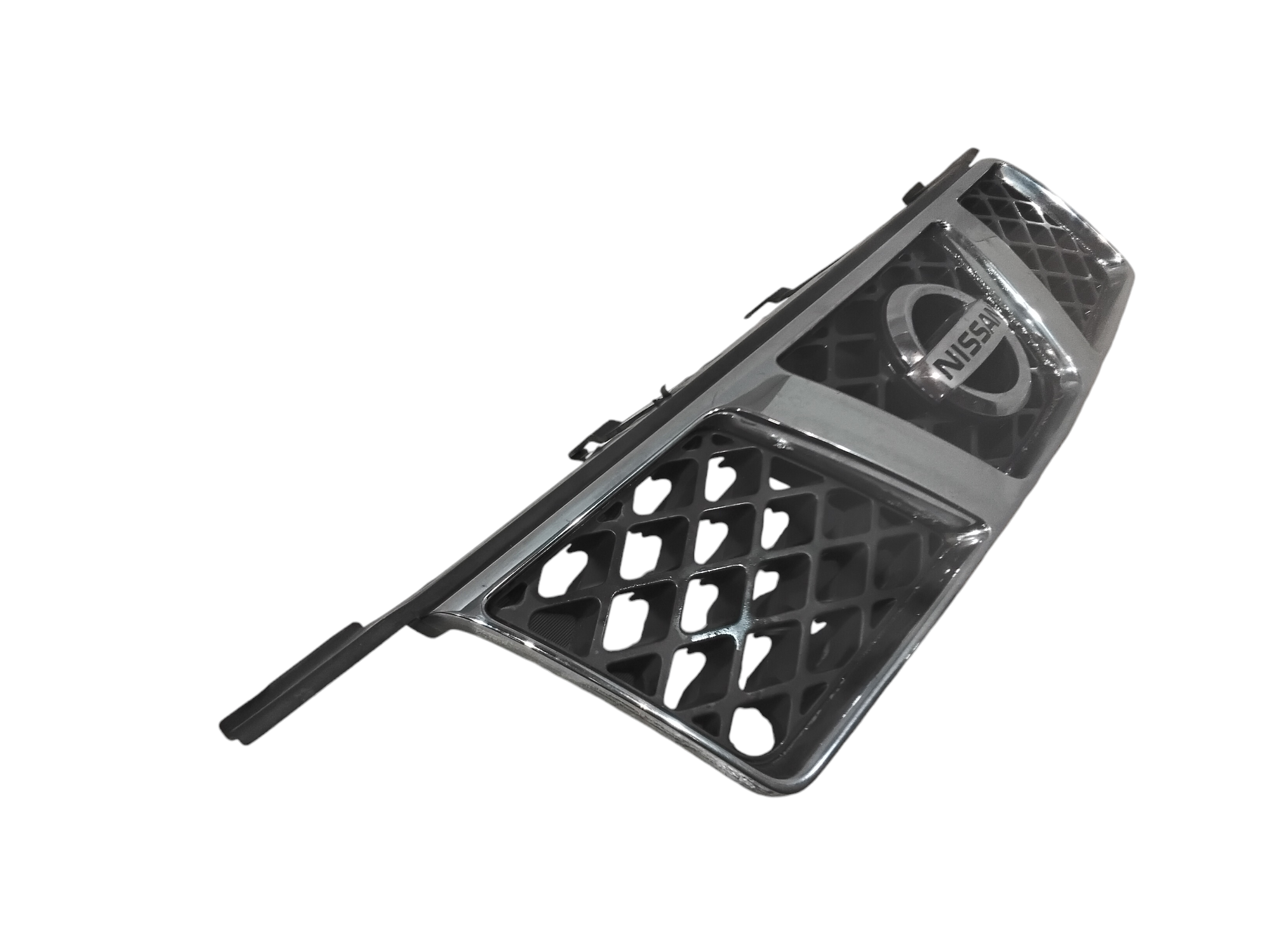 Mascherina anteriore per Nissan X-trail 1 Serie (2001 - 2007)