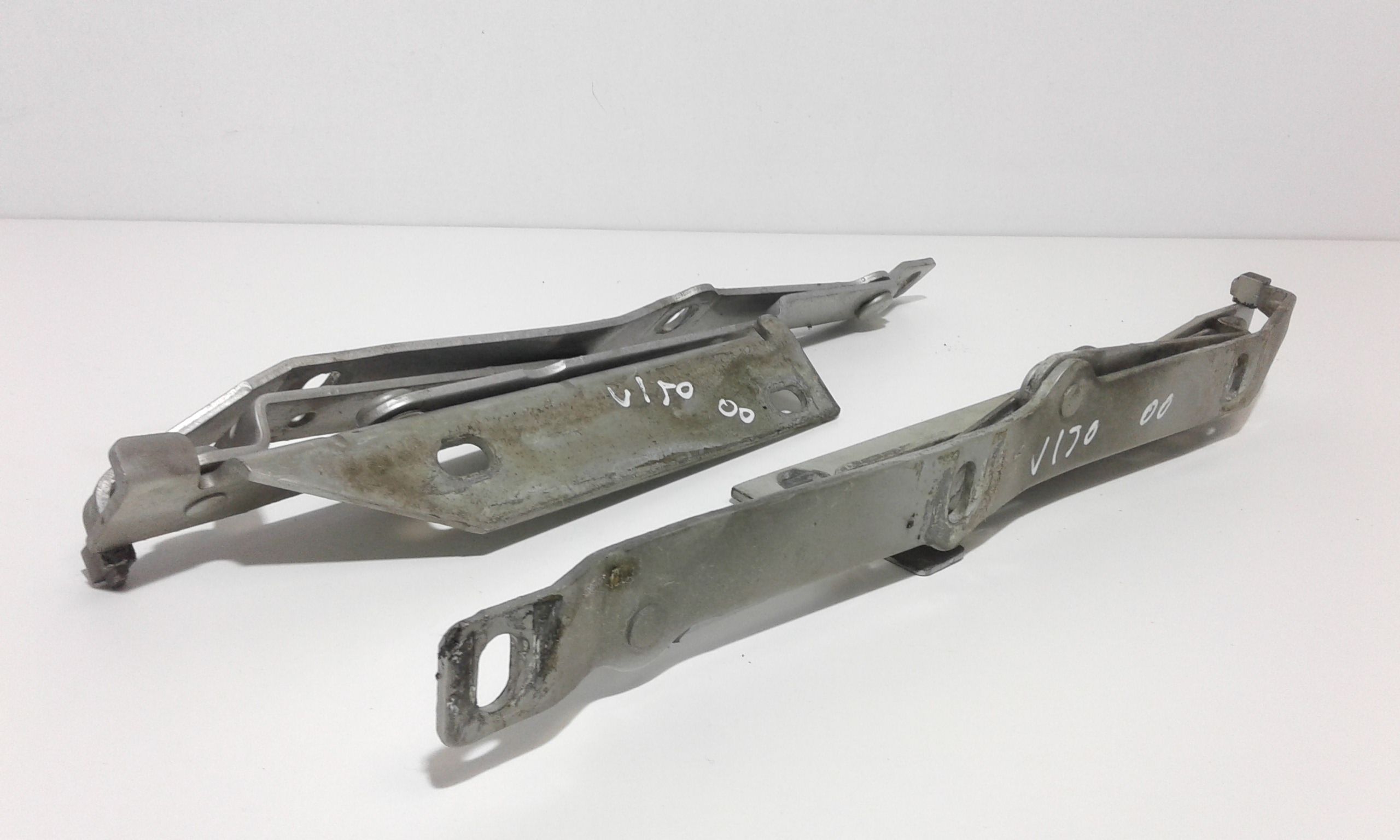 Cerniere cofano anteriore dx e sx MERCEDES Vito W638