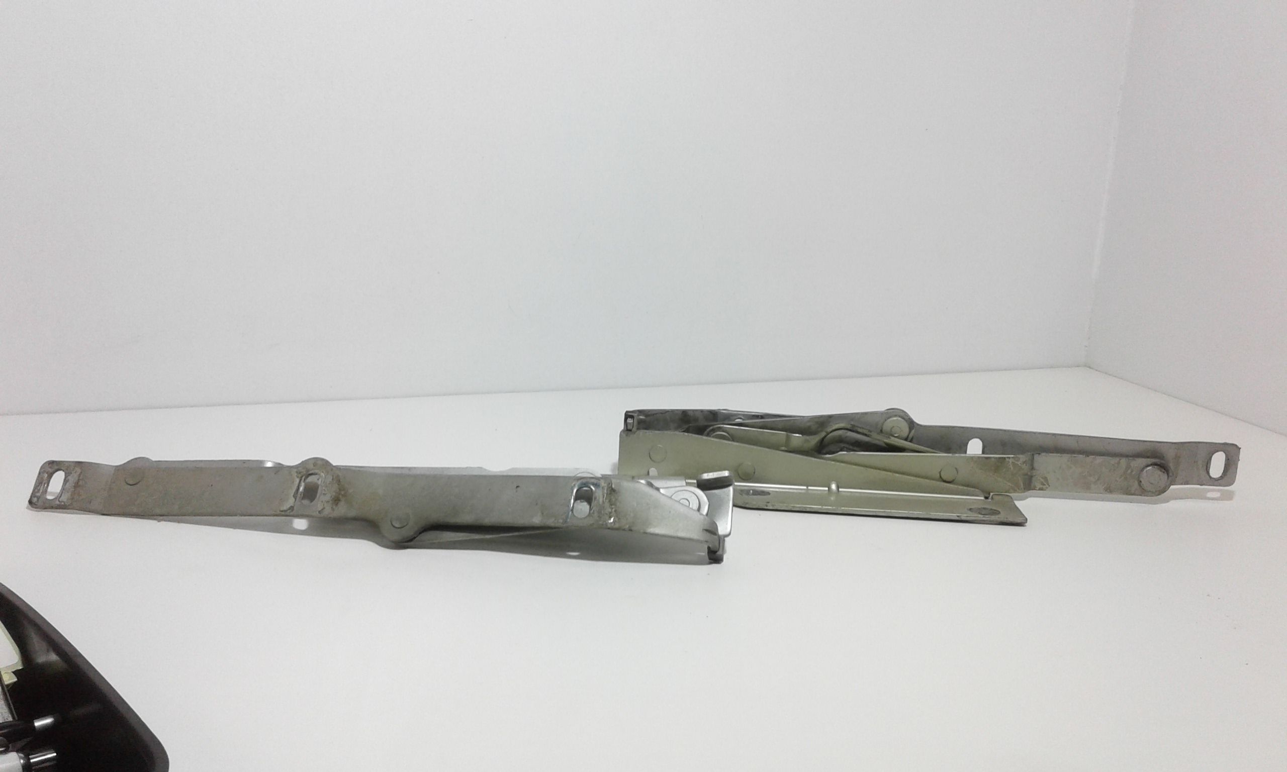 Cerniere cofano anteriore dx e sx MERCEDES Vito W638