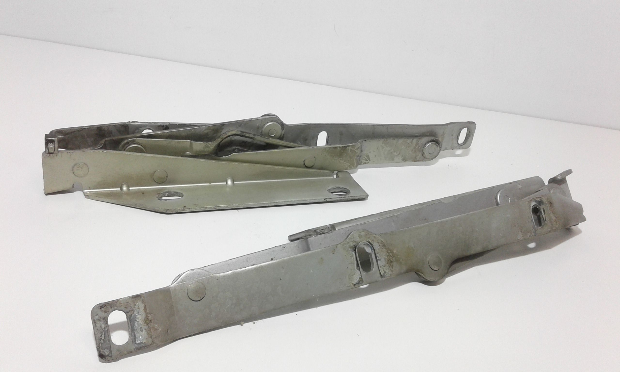 Cerniere cofano anteriore dx e sx MERCEDES Vito W638