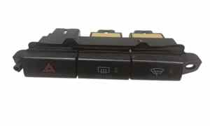 Pulsante luci di emergenza per Toyota Avensis Berlina 1 Serie (1998 - 2003)