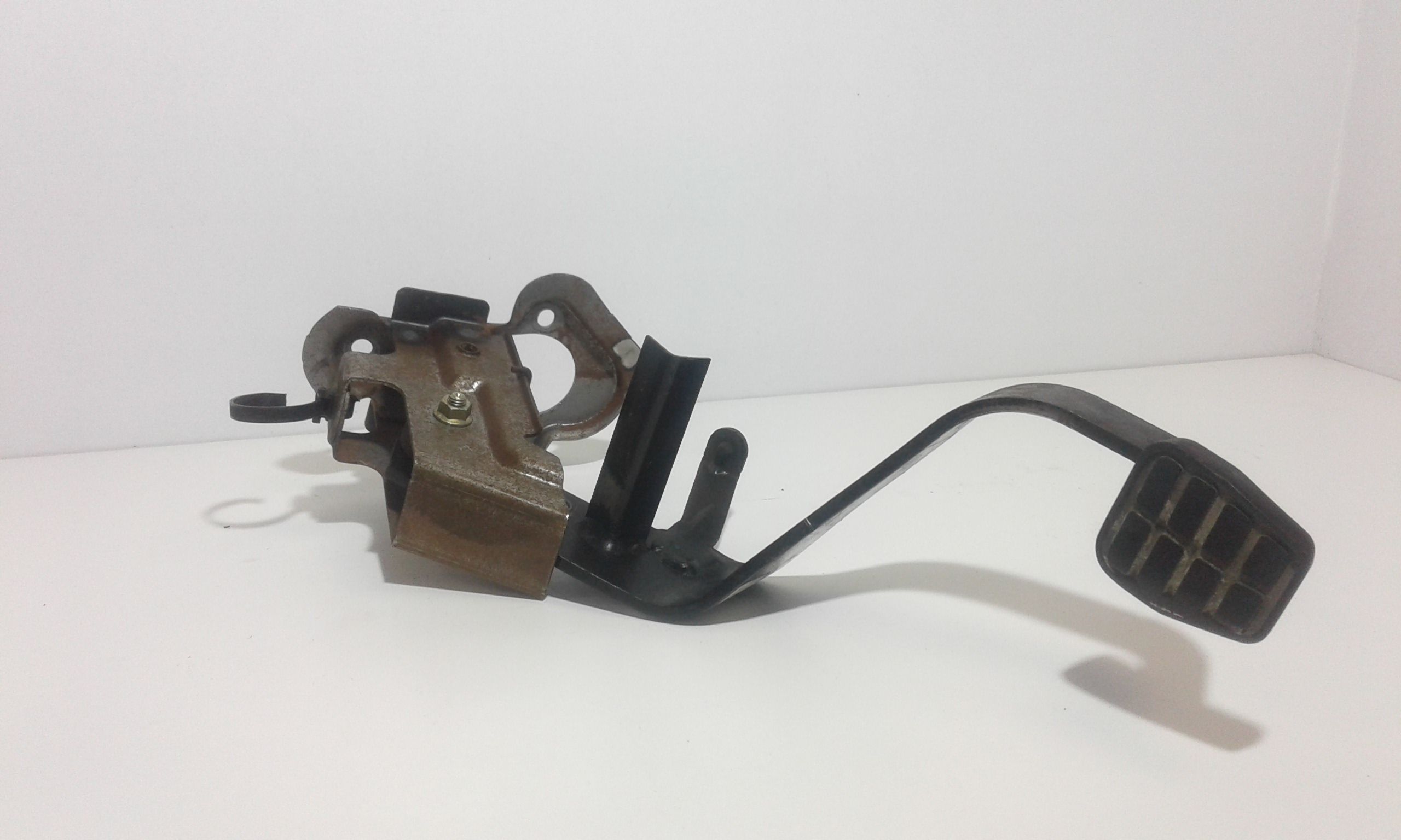 Pedale frizione MITSUBISHI Colt Cabrio