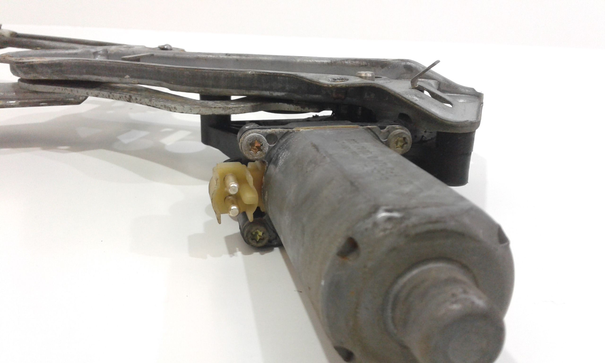 Cremagliera anteriore sinistra Guida MERCEDES Classe C Berlina W202