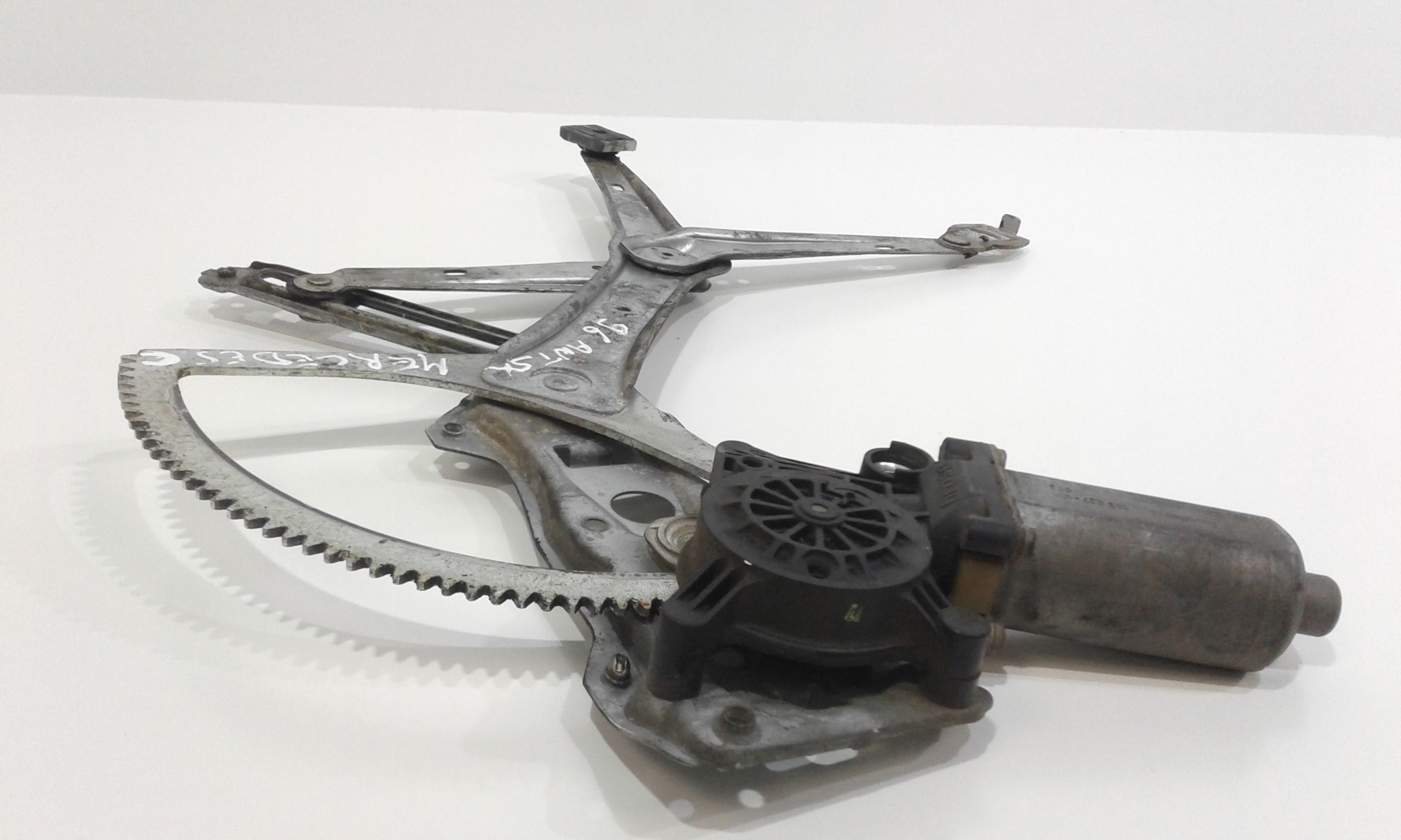 Cremagliera anteriore sinistra Guida MERCEDES Classe C Berlina W202