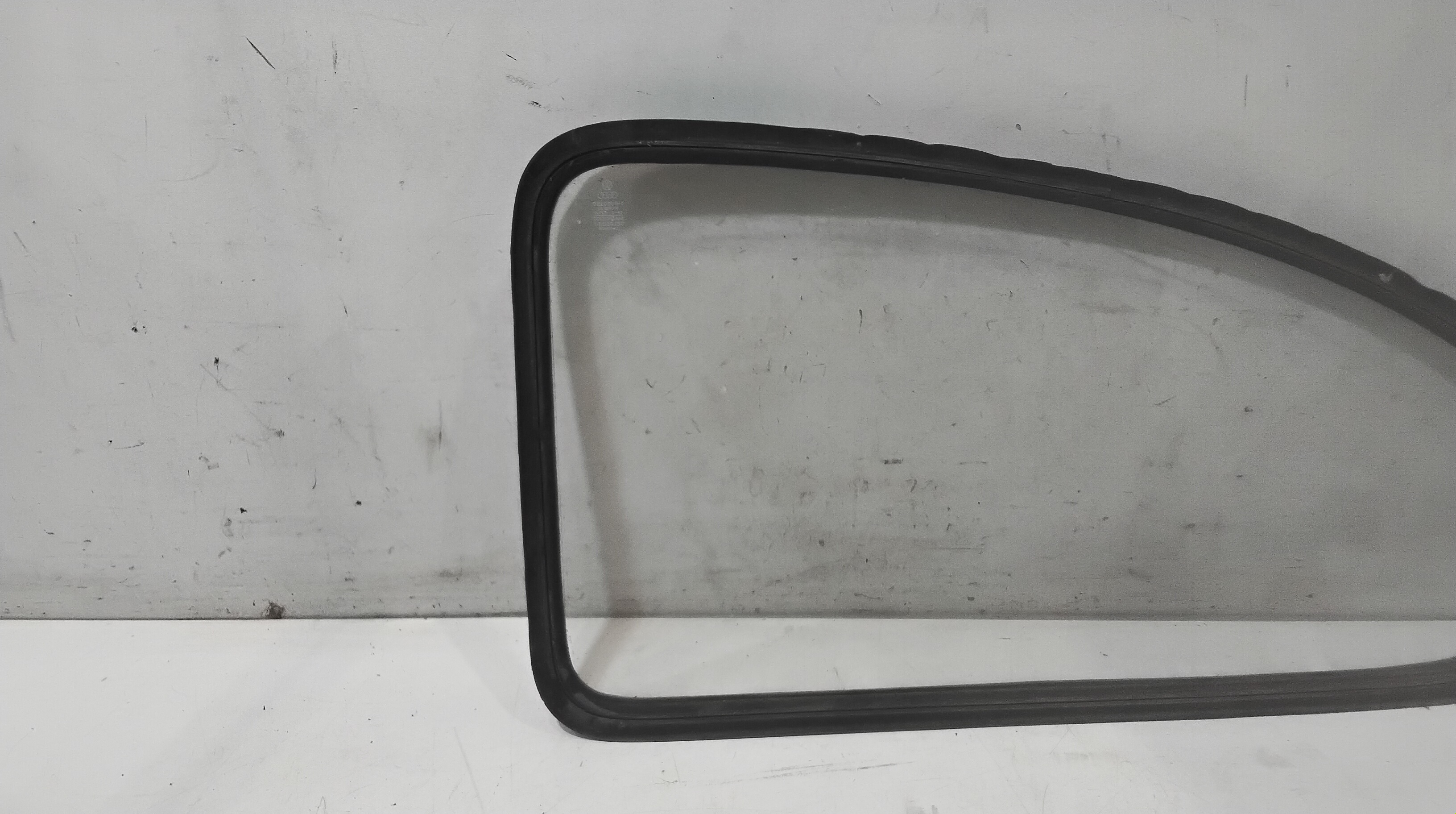 Vetro fisso posteriore DX passeggero per Volkswagen Maggiolone Serie (1938 - 1996)