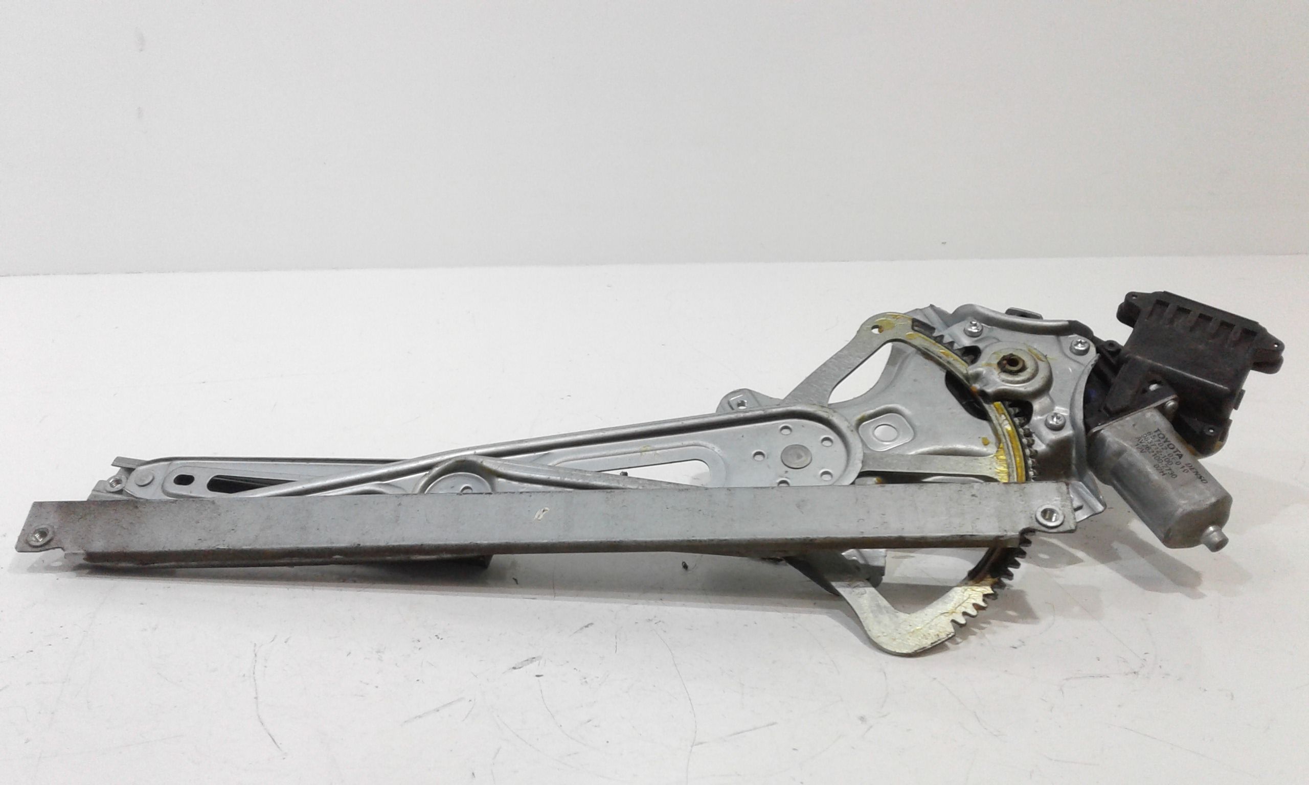 Cremagliera anteriore sinistra Guida TOYOTA Yaris 3 Serie