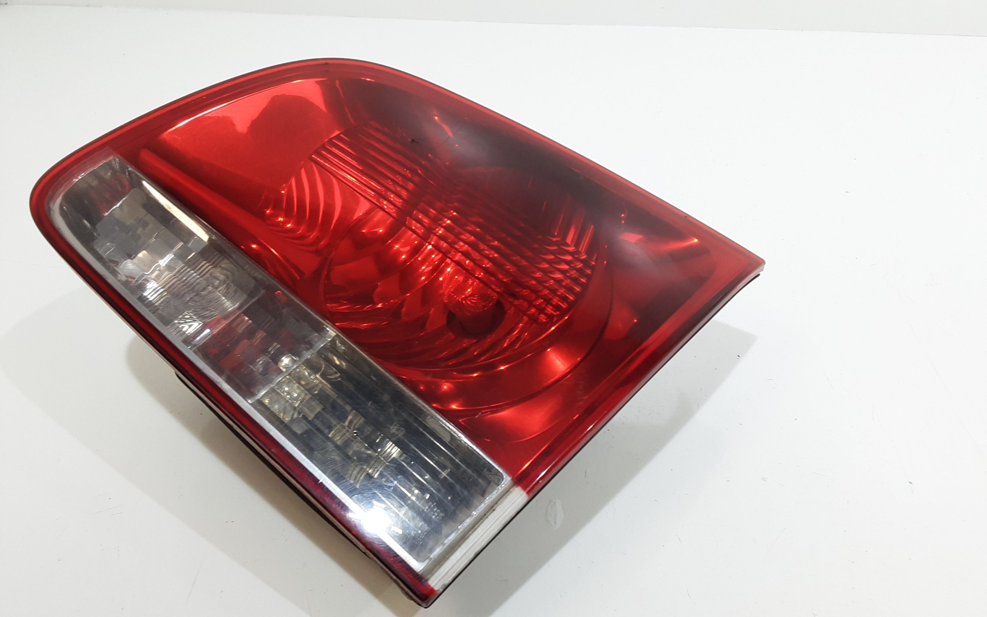 Stop Posteriore Destro Integrato nel Portello VOLKSWAGEN Touareg 1 Serie