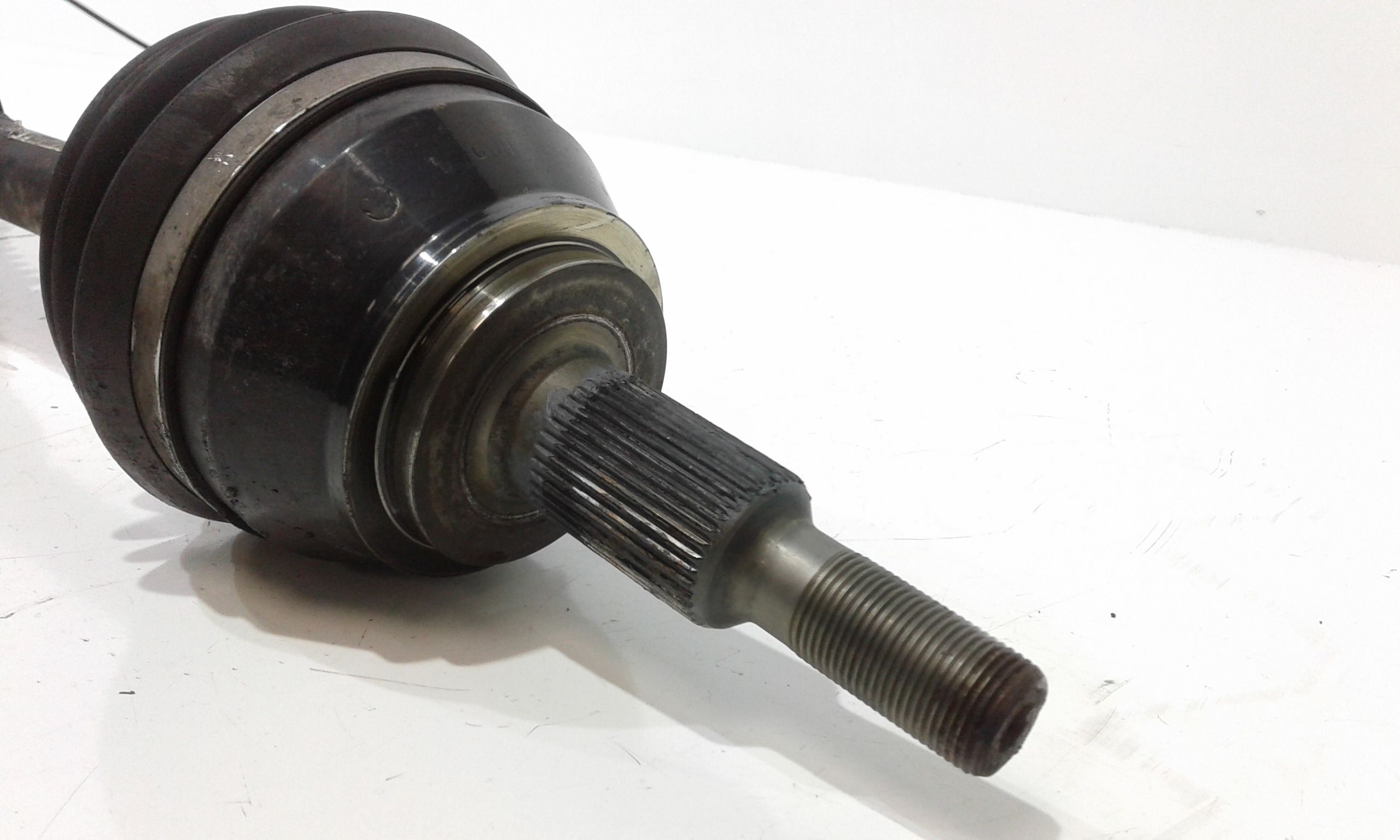 Semiasse anteriore Sinistro VOLKSWAGEN Touareg 1 Serie