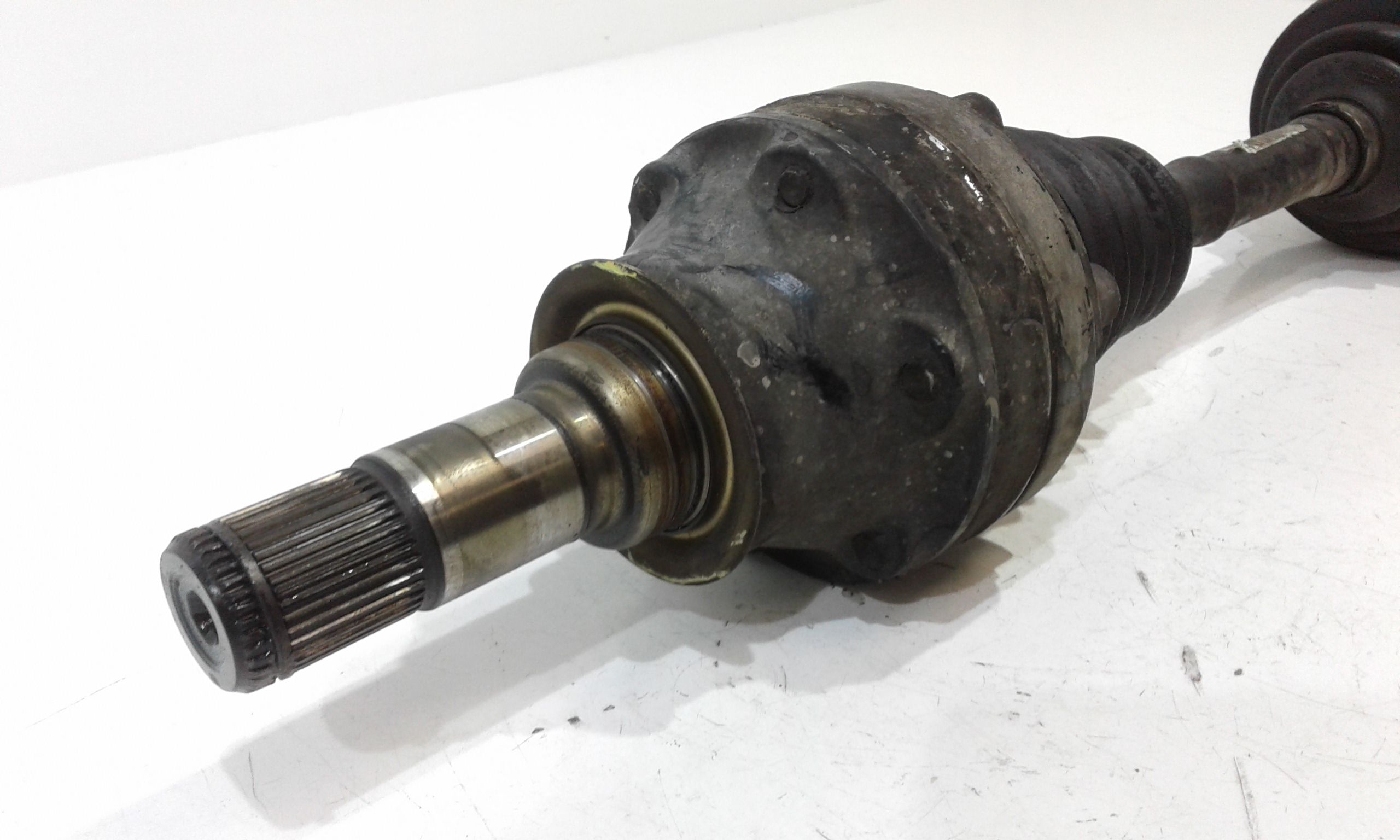 Semiasse anteriore Sinistro VOLKSWAGEN Touareg 1 Serie