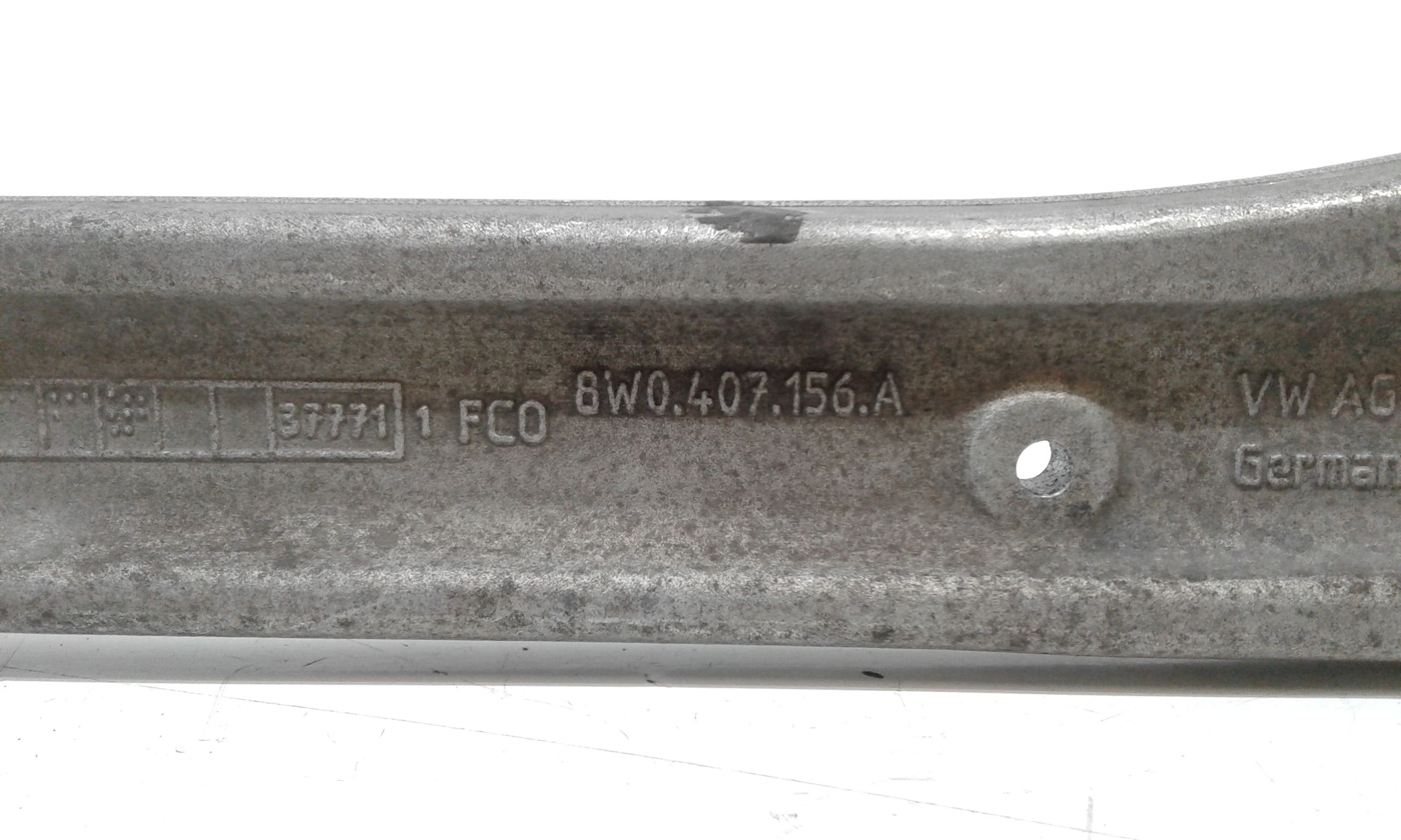 Braccio Oscillante anteriore destro AUDI A4 Avant (8W5)