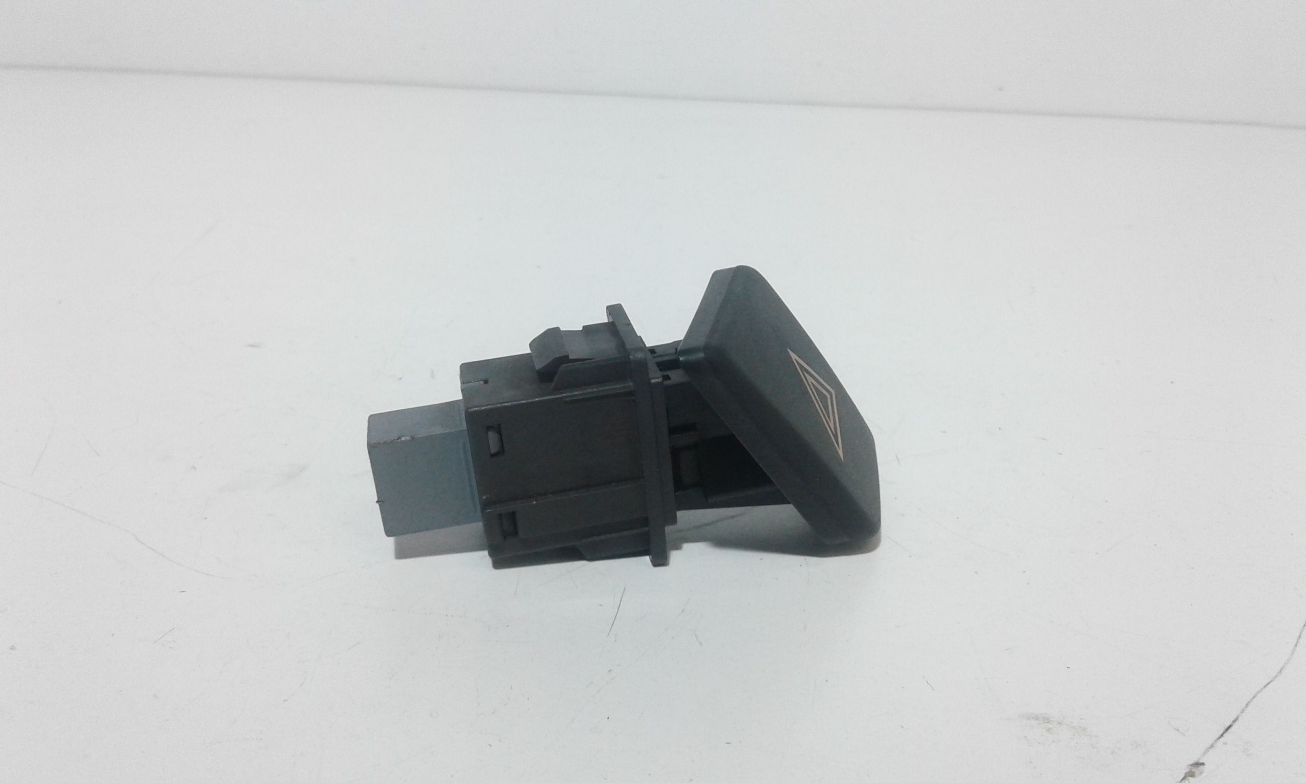 Pulsante luci di emergenza TOYOTA Yaris 3 Serie