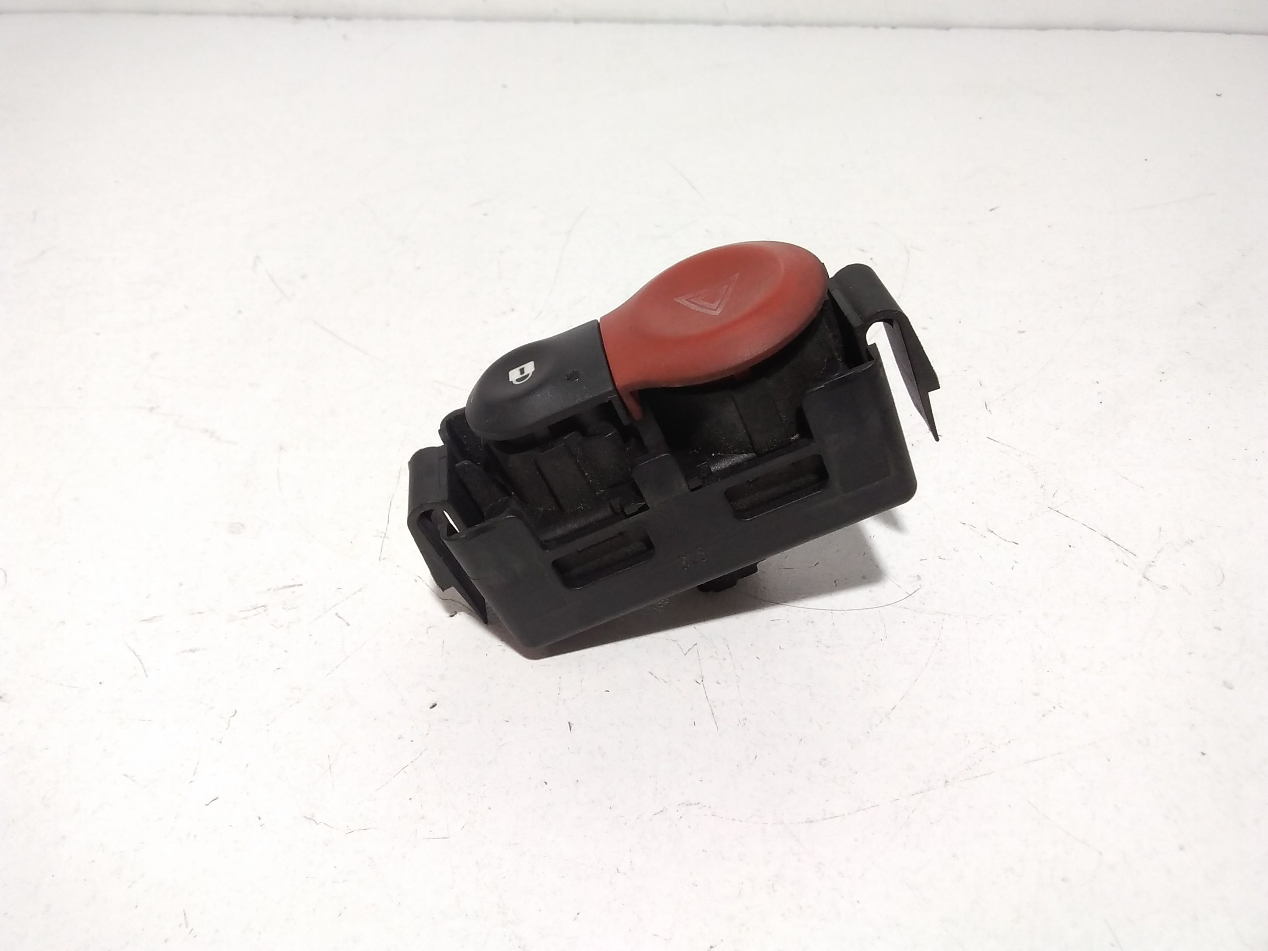 Pulsante luci di emergenza RENAULT Clio Serie (04>08)