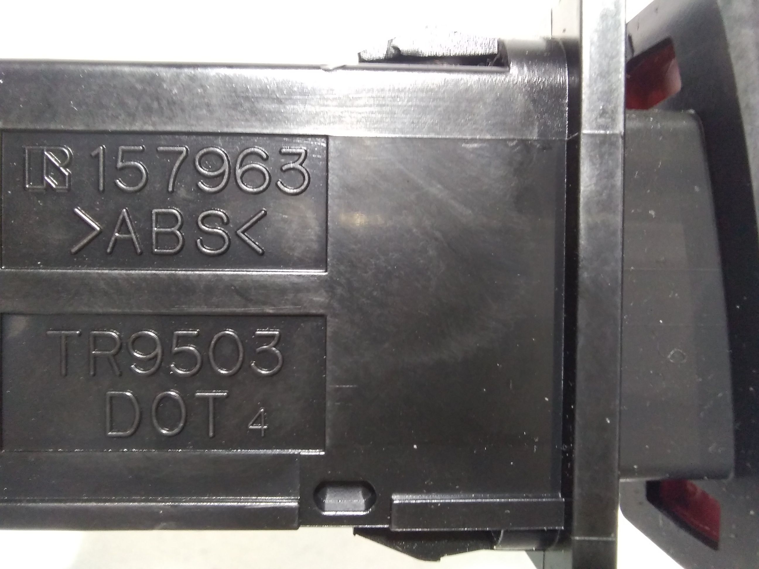 Pulsante luci di emergenza TOYOTA Avensis S. Wagon 2 Serie