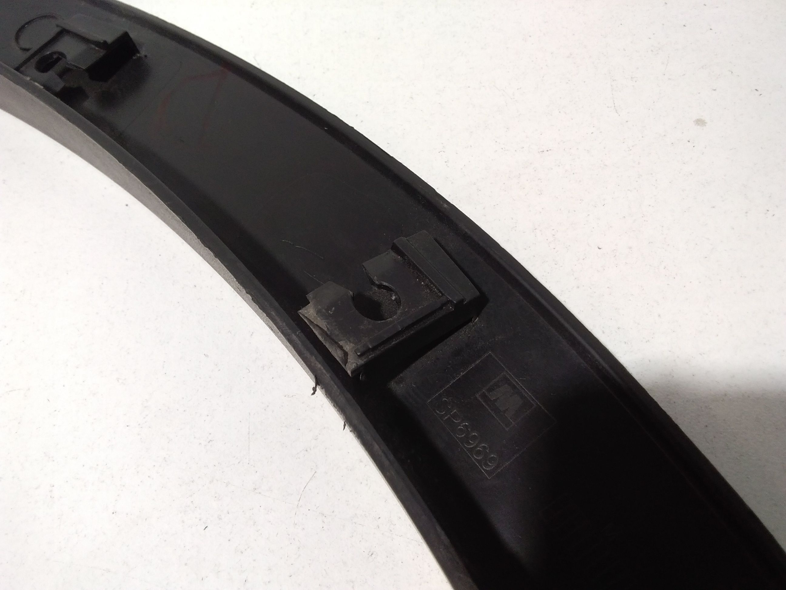 Modanatura parafango post DX passeggero FORD Kuga Serie (16>)