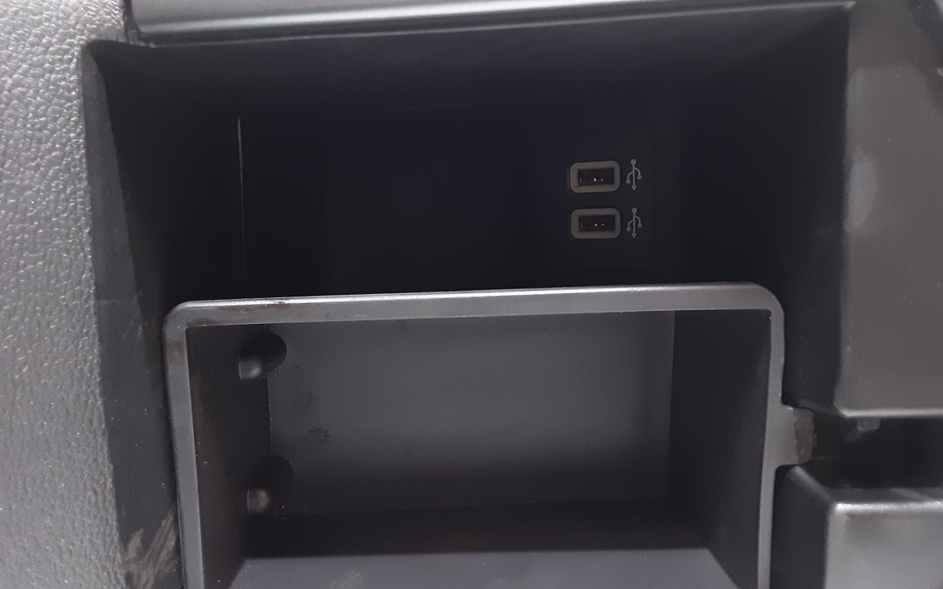 Tunnel consolle centrale FORD Kuga Serie (16>)