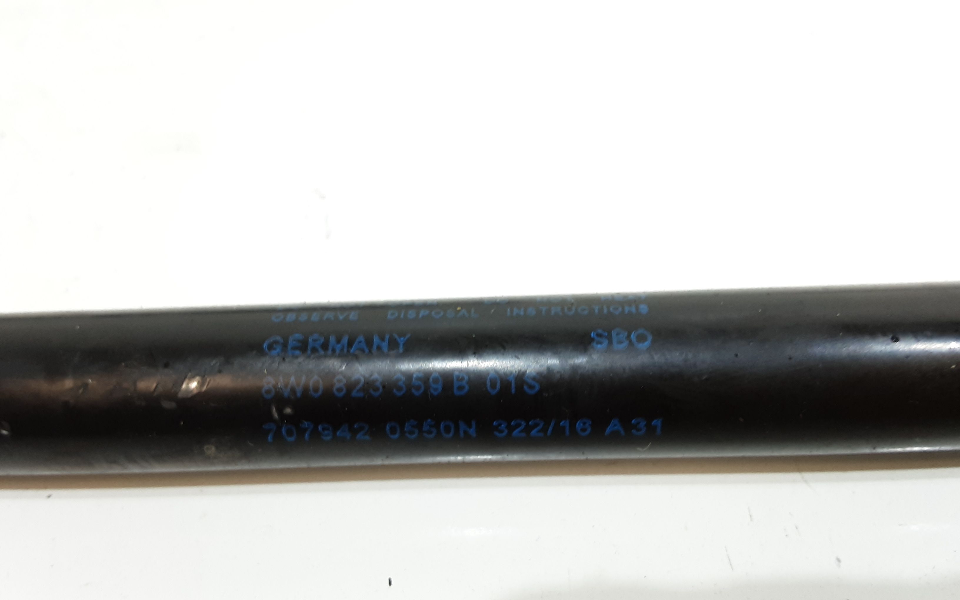 Pistoncini cofano ant AUDI A4 Avant (8W5)