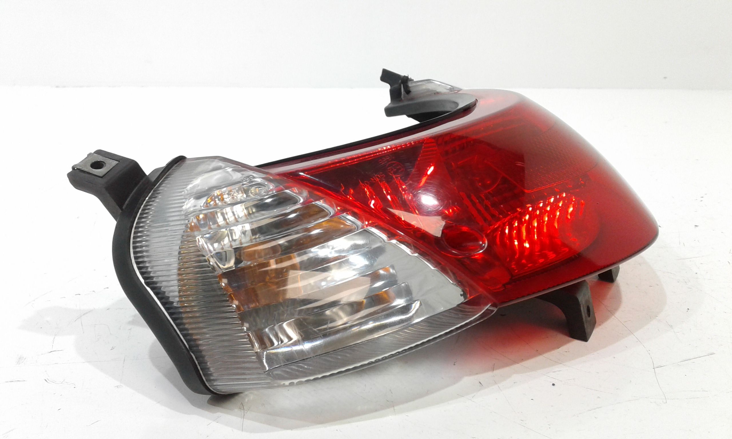 Stop posteriore SUZUKI SIXteen 150cc (07>14)