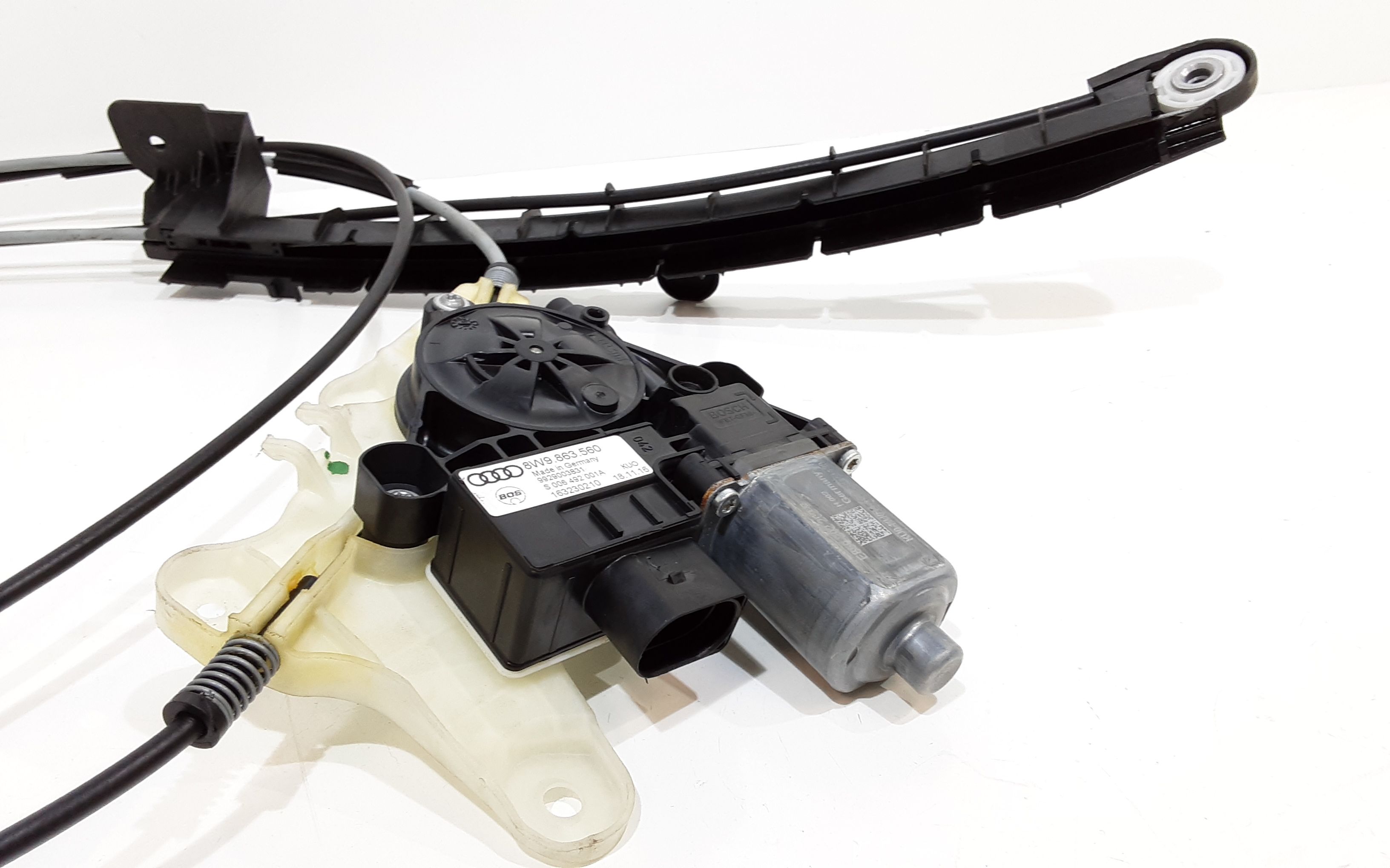 Motorino apertura chiusura tendina bagagliaio AUDI A4 Avant (8W5)