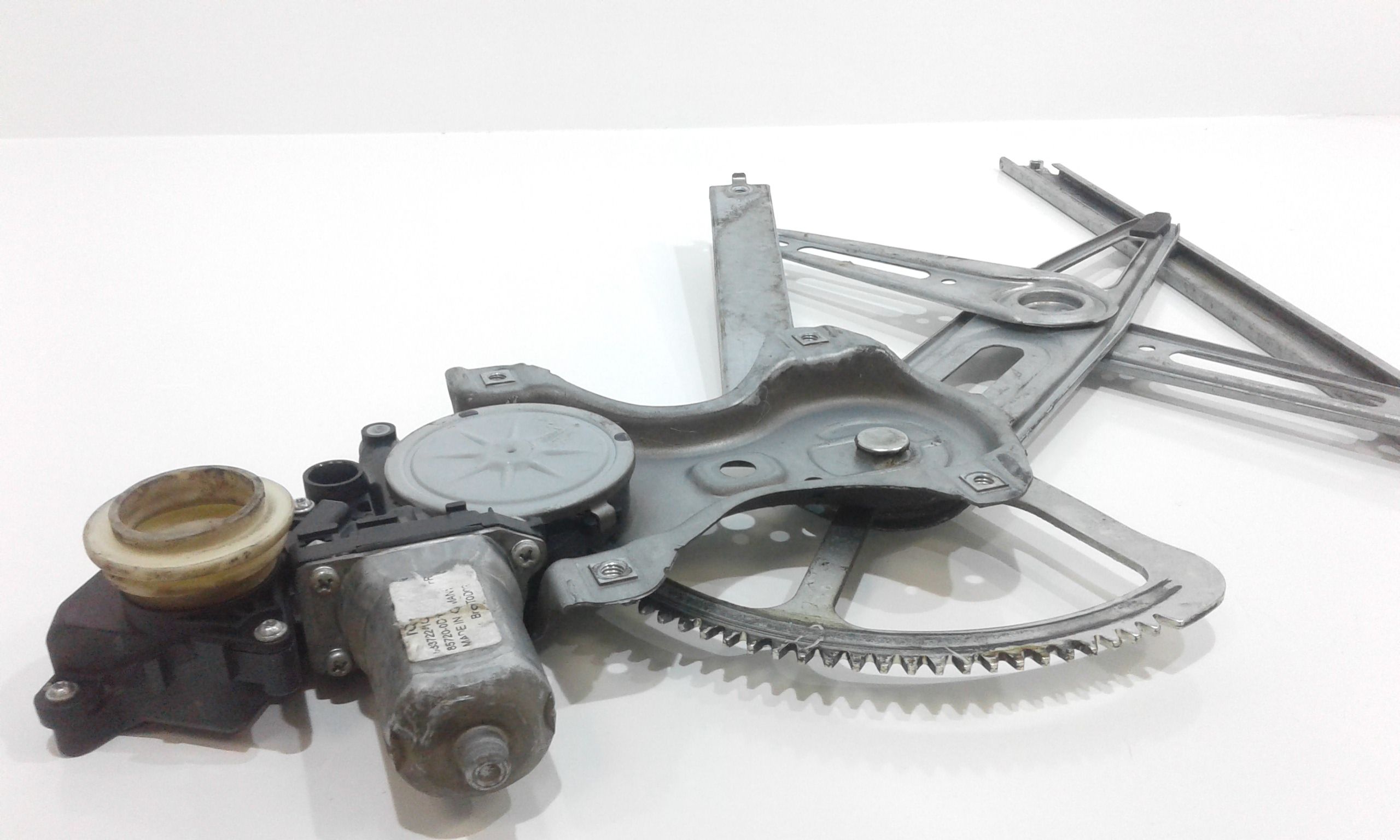 Cremagliera anteriore sinistra Guida TOYOTA Yaris 3 Serie