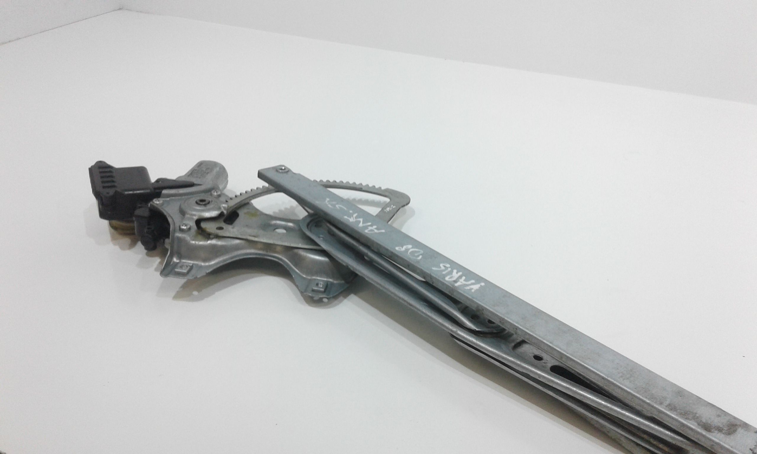 Cremagliera anteriore sinistra Guida TOYOTA Yaris 3 Serie