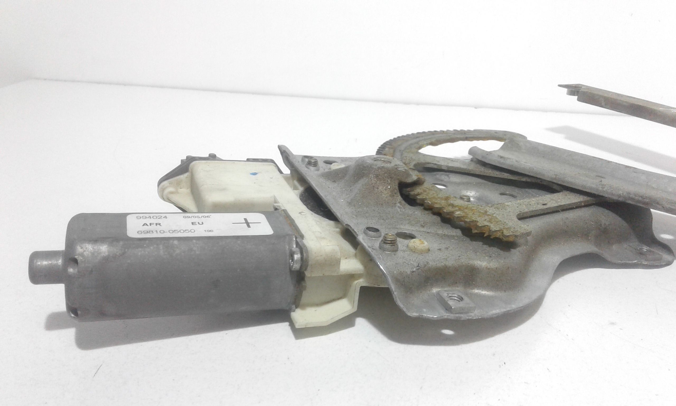 Cremagliera anteriore sinistra Guida TOYOTA Avensis Berlina 2 Serie