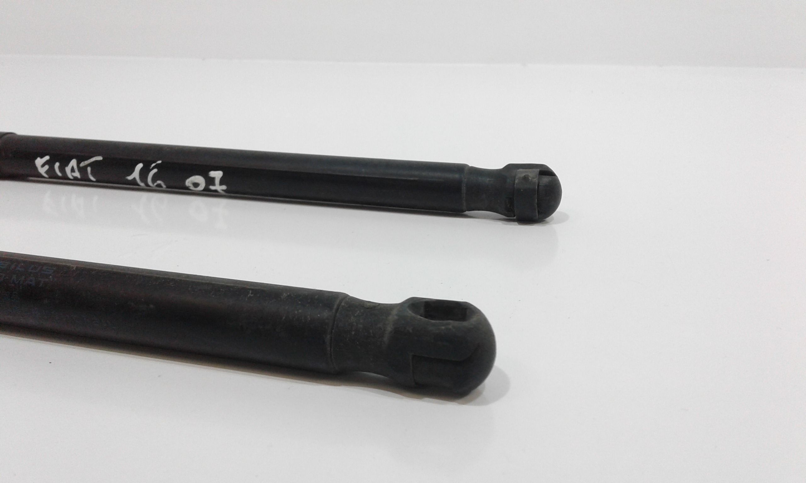 Pistoncini cofano Post. FIAT Sedici 1 Serie