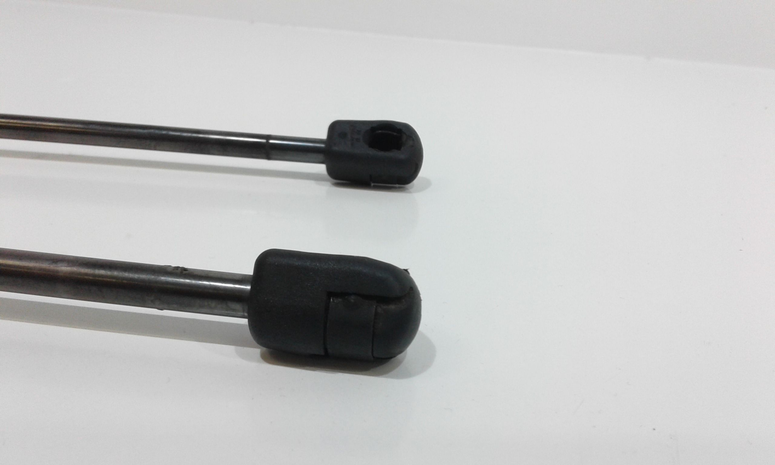 Pistoncini cofano Post. VOLKSWAGEN Up 1 Serie