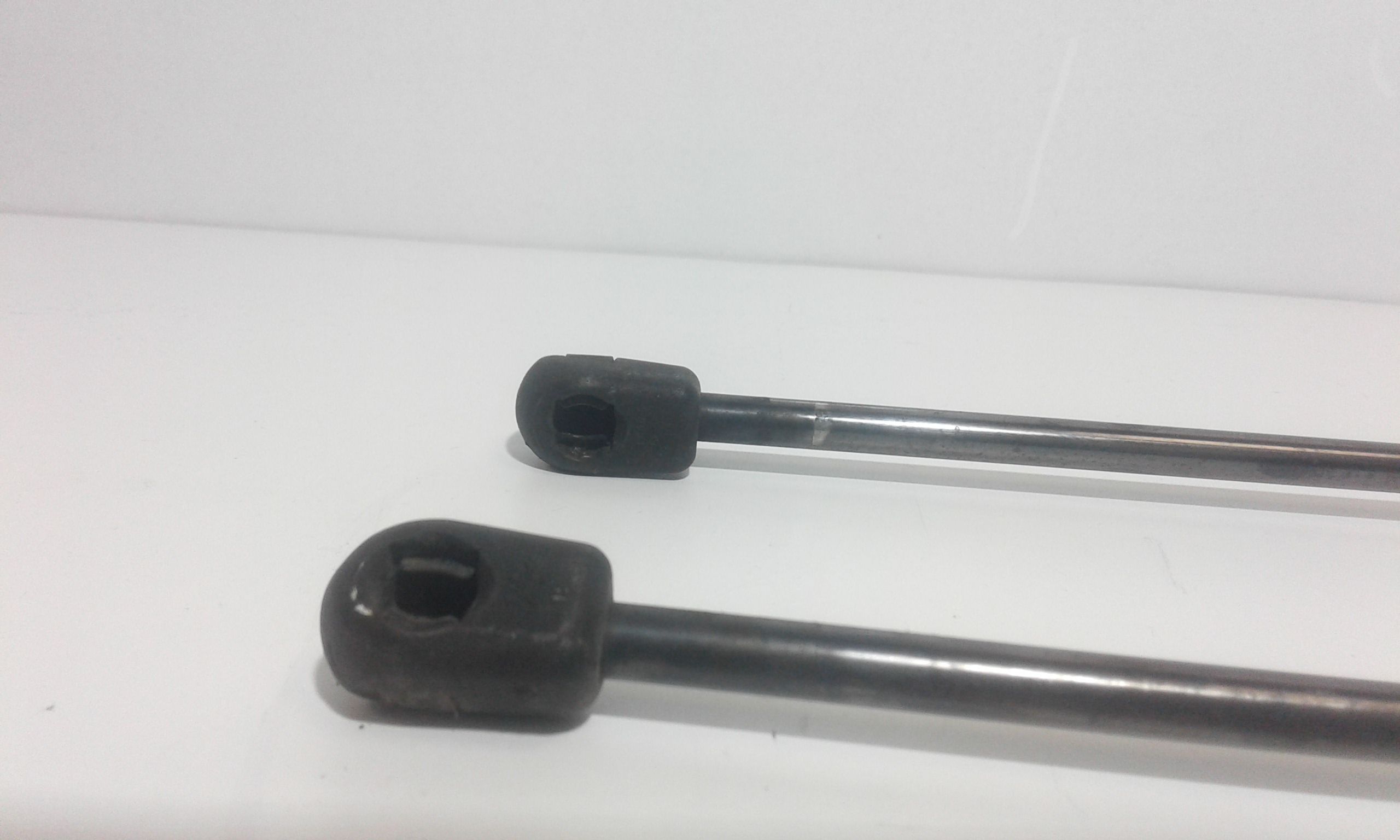 Pistoncini cofano Post. AUDI A3 3 Serie