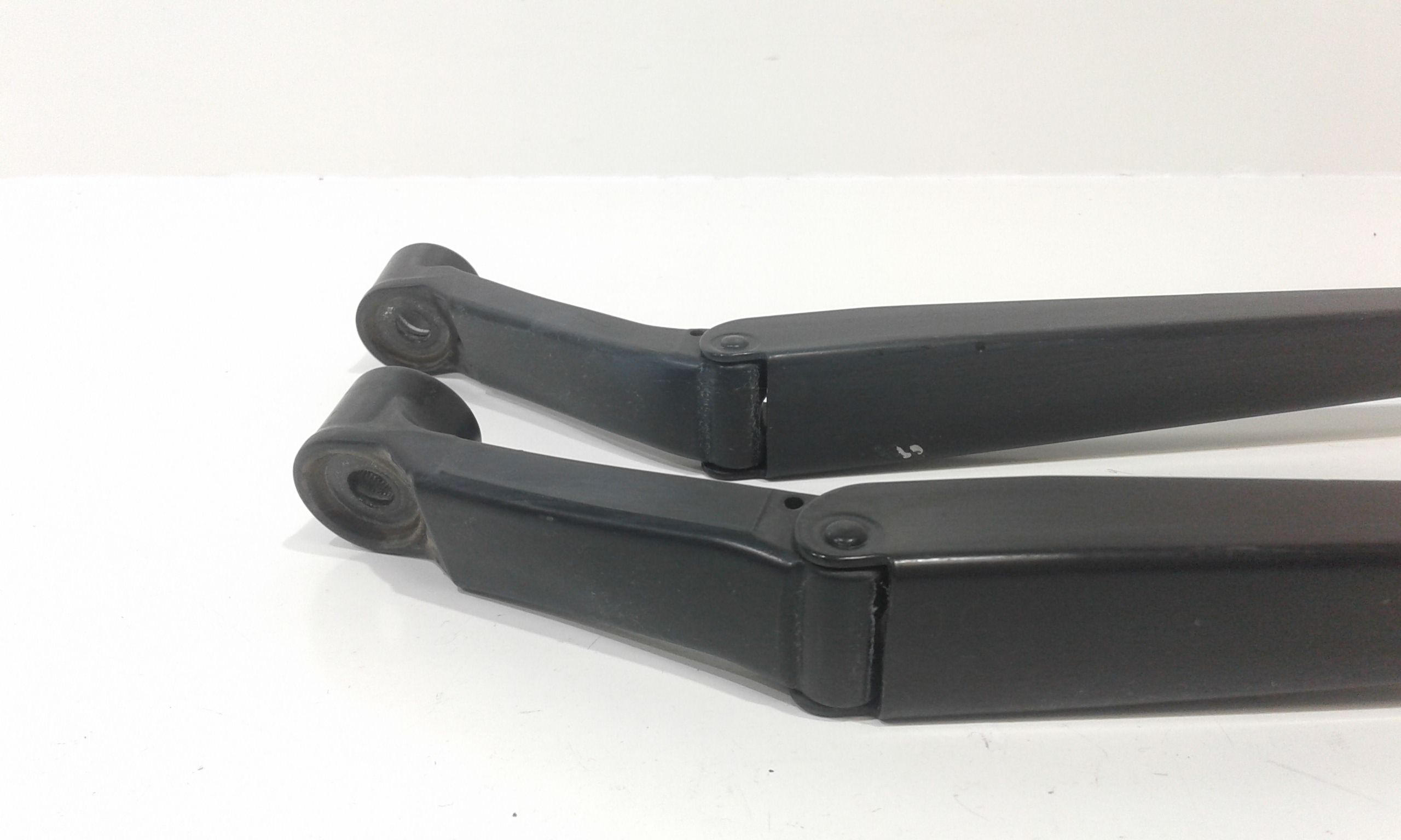 Bracci Tergi ant. TOYOTA Avensis S. Wagon 2 Serie