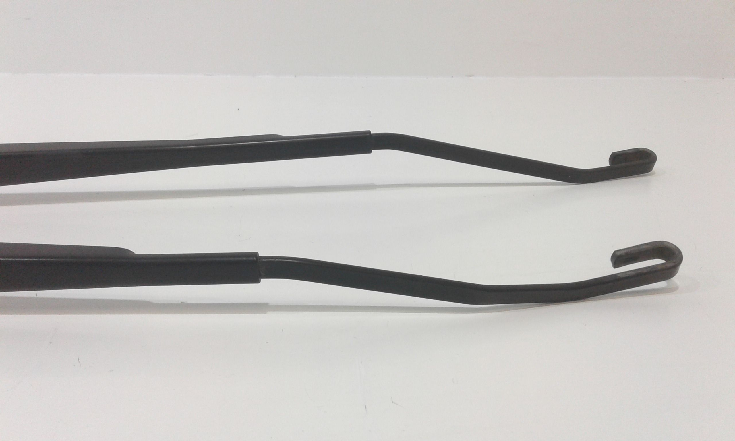 Bracci Tergi ant. TOYOTA Avensis S. Wagon 2 Serie