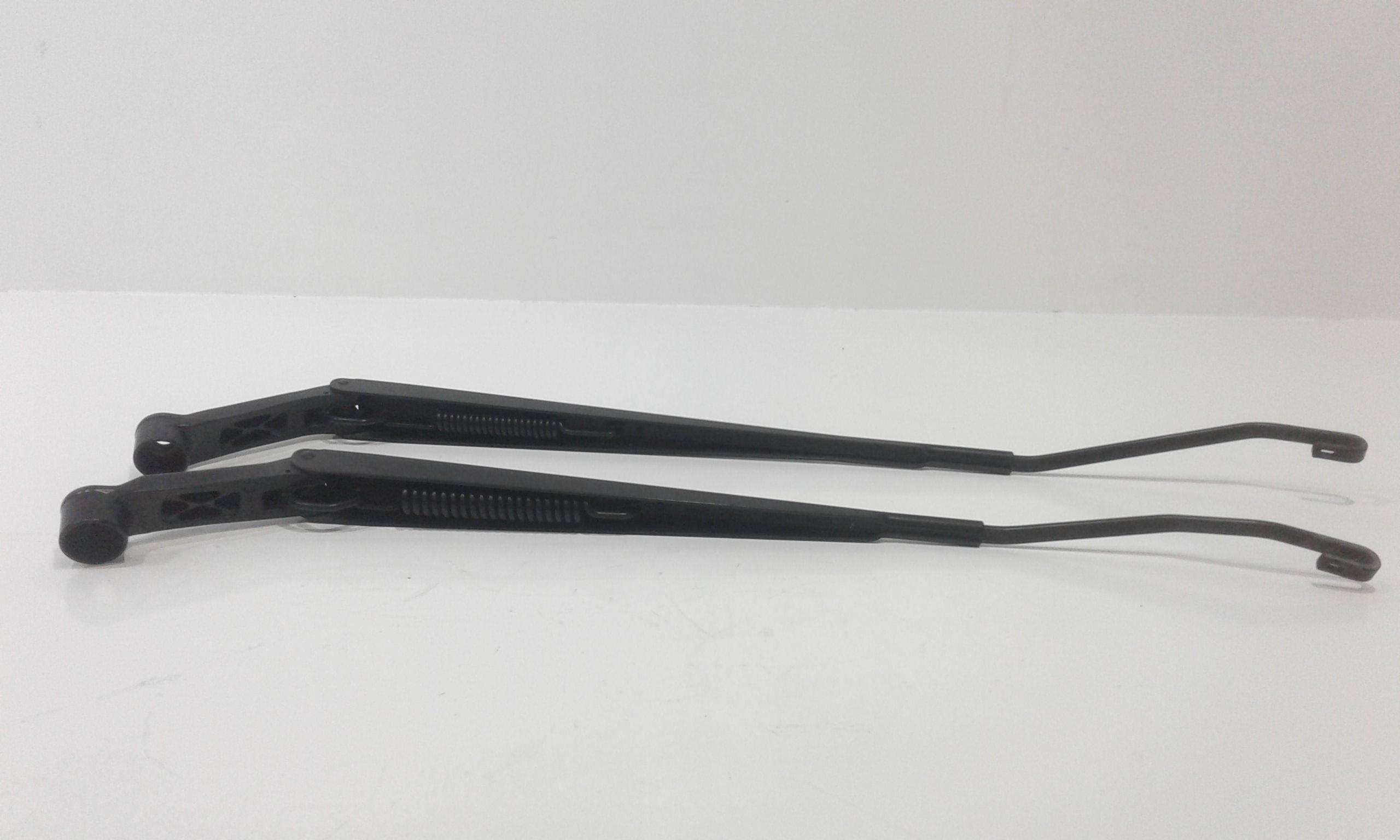 Bracci Tergi ant. TOYOTA Avensis S. Wagon 2 Serie