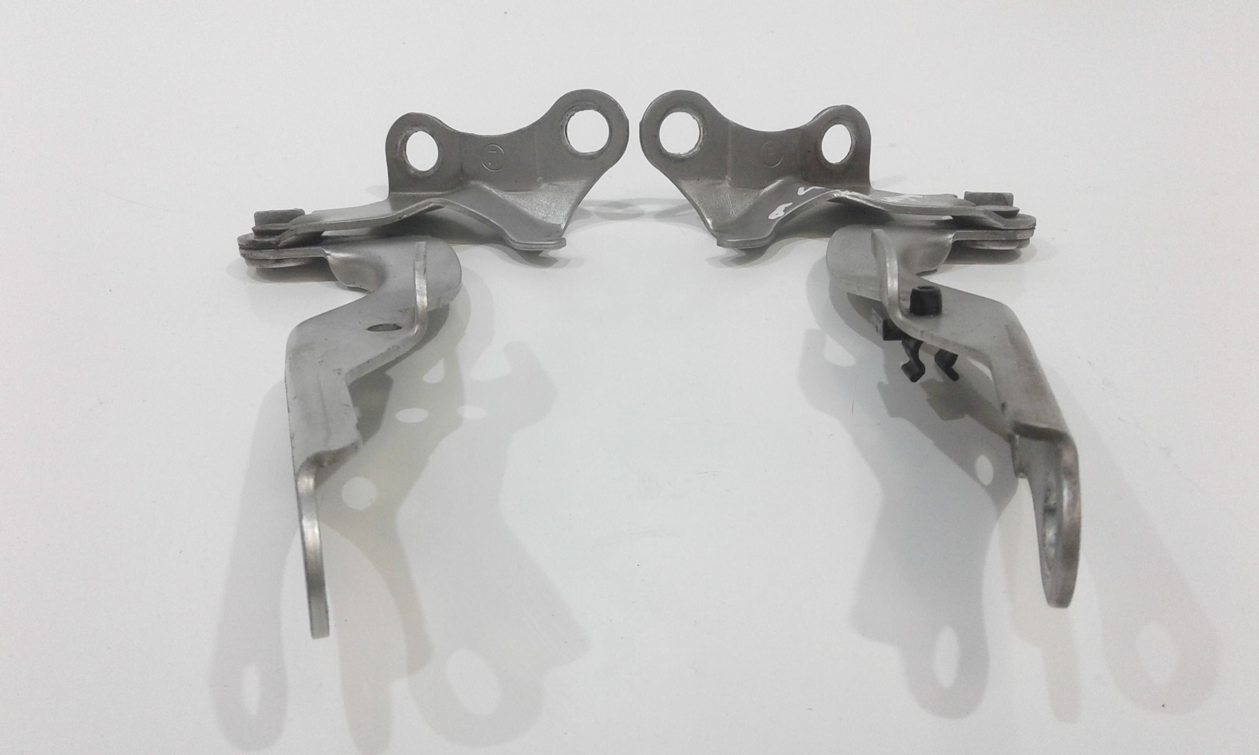 Cerniere cofano anteriore dx e sx TOYOTA Avensis S. Wagon 2 Serie