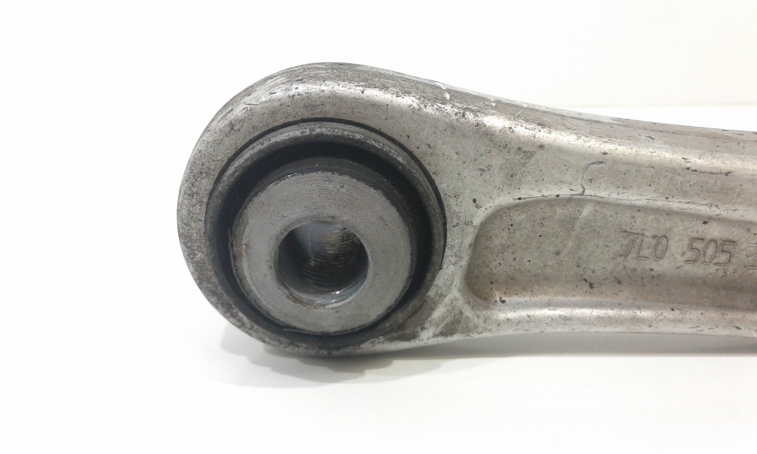 Braccio oscillante assale posteriore DX AUDI Q7 1 Serie