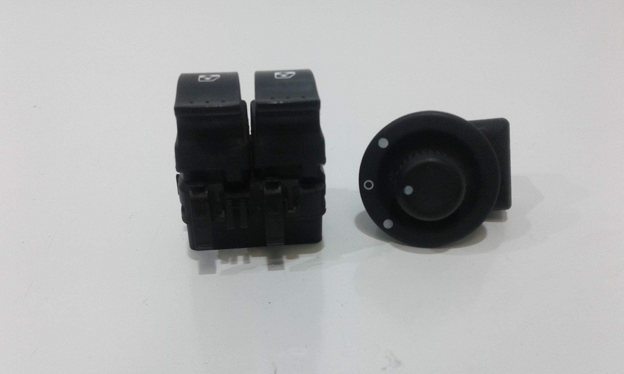 Pulsantiera Anteriore Sinistra Guida RENAULT Clio 3