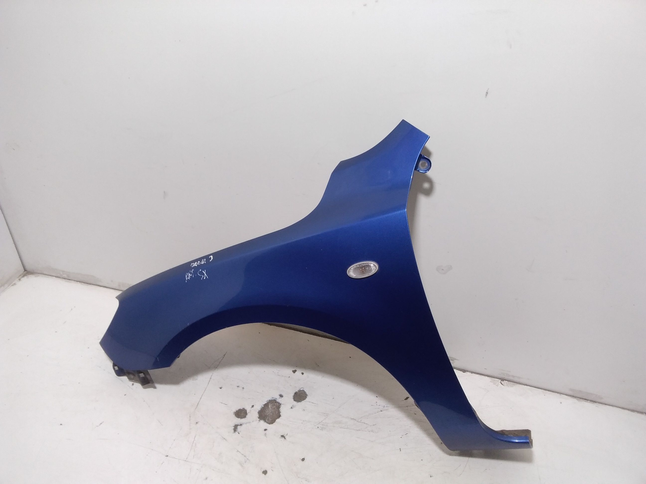 Parafango Anteriore Sinistro MAZDA 3 Berlina 1 Serie