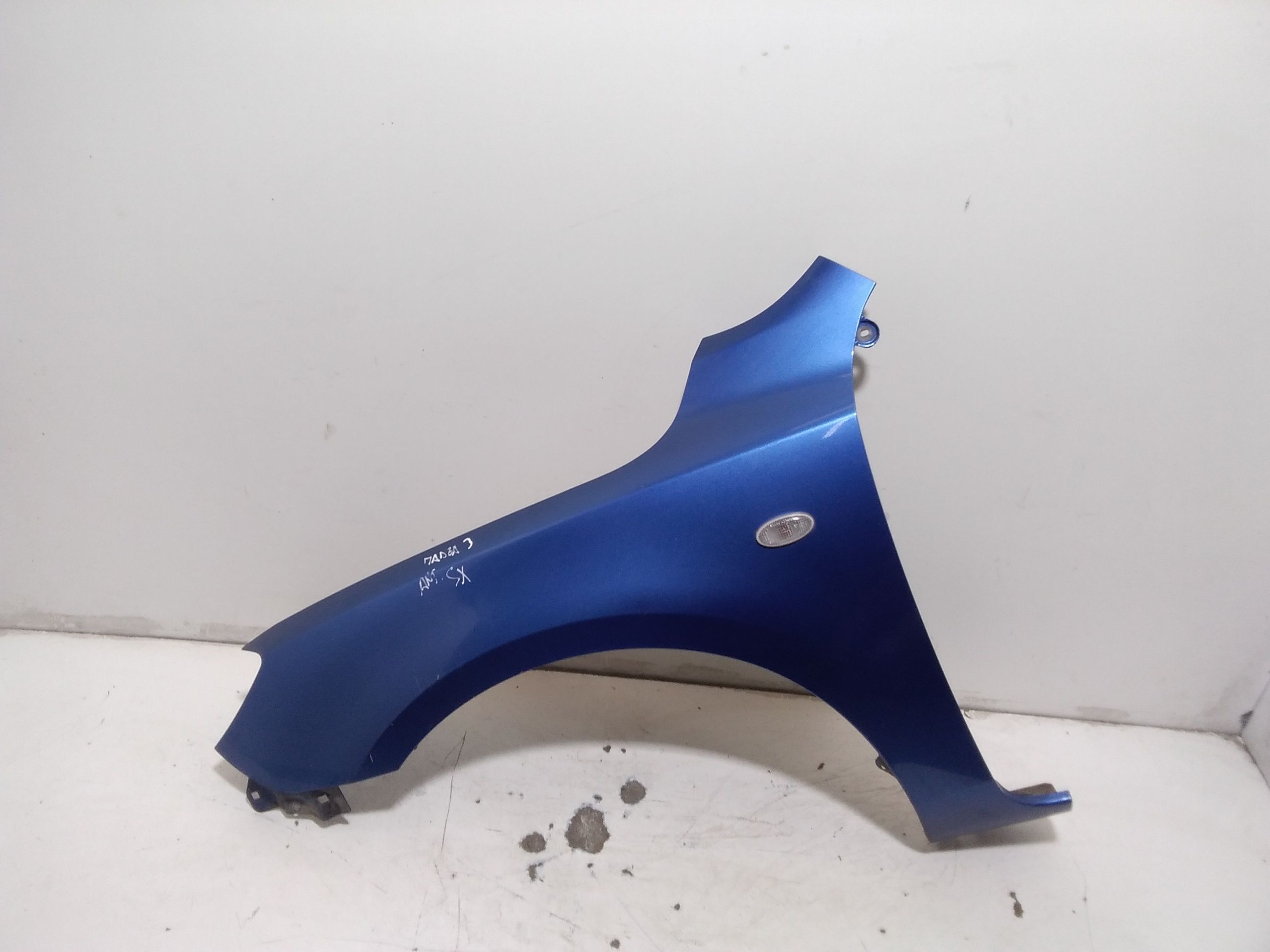 Parafango Anteriore Sinistro MAZDA 3 Berlina 1 Serie