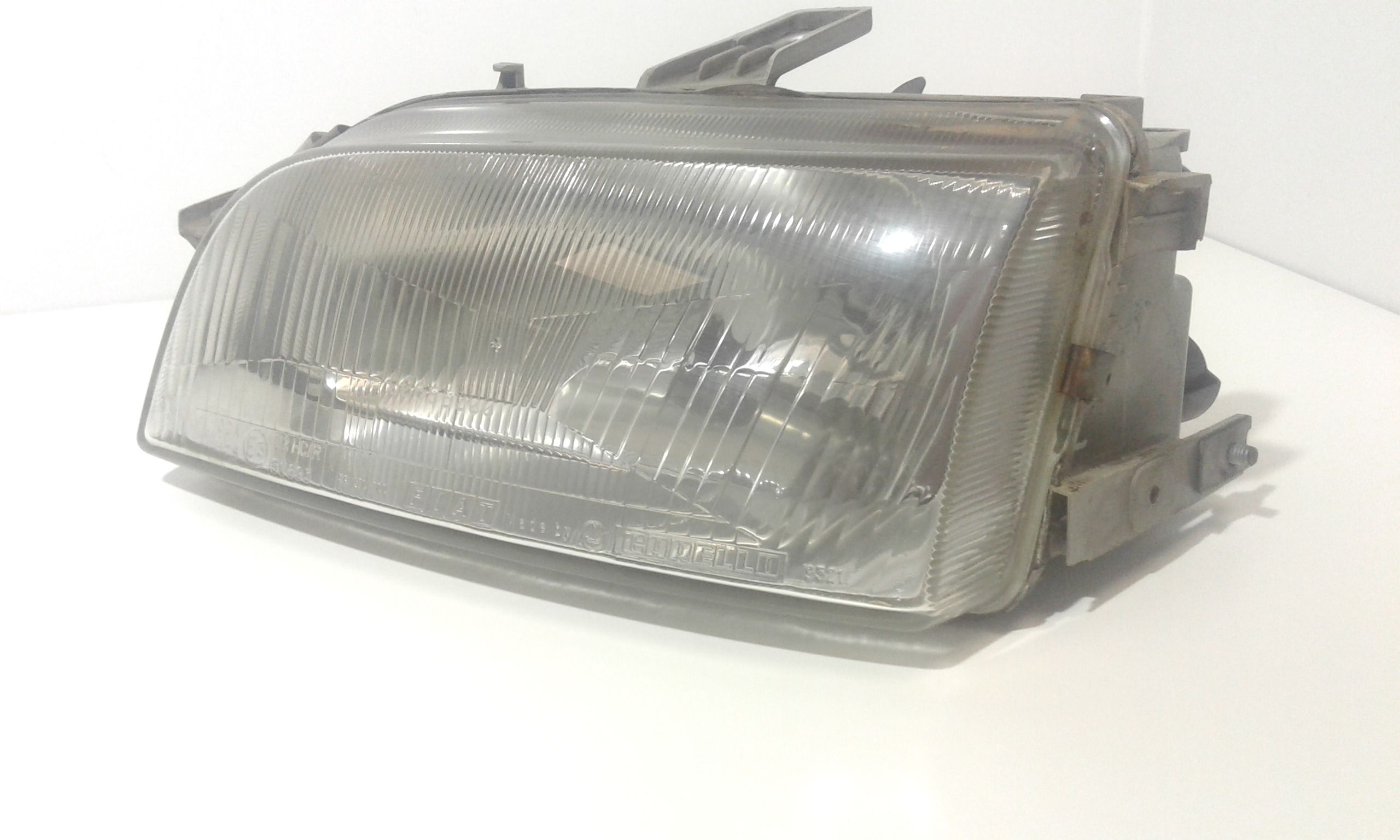 Faro anteriore Sinistro Guida FIAT Punto Berlina 3P