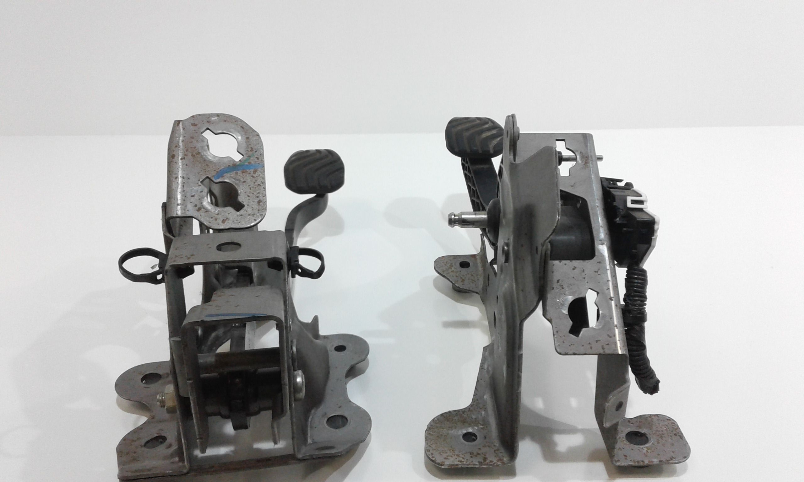 Pedaliera Freno + frizione NISSAN Qashqai Serie