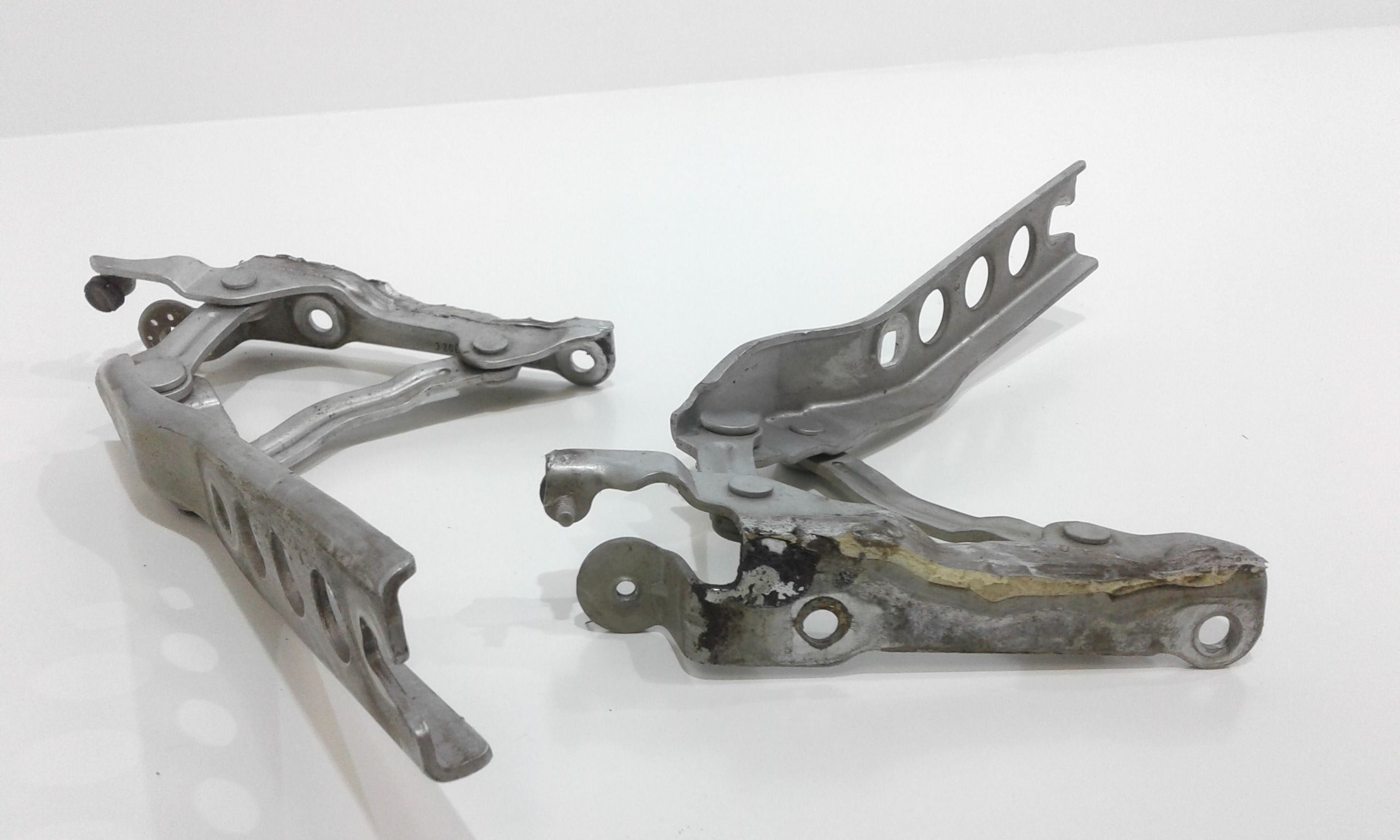 Cerniere cofano anteriore dx e sx SKODA Octavia S. Wagon 4 Serie