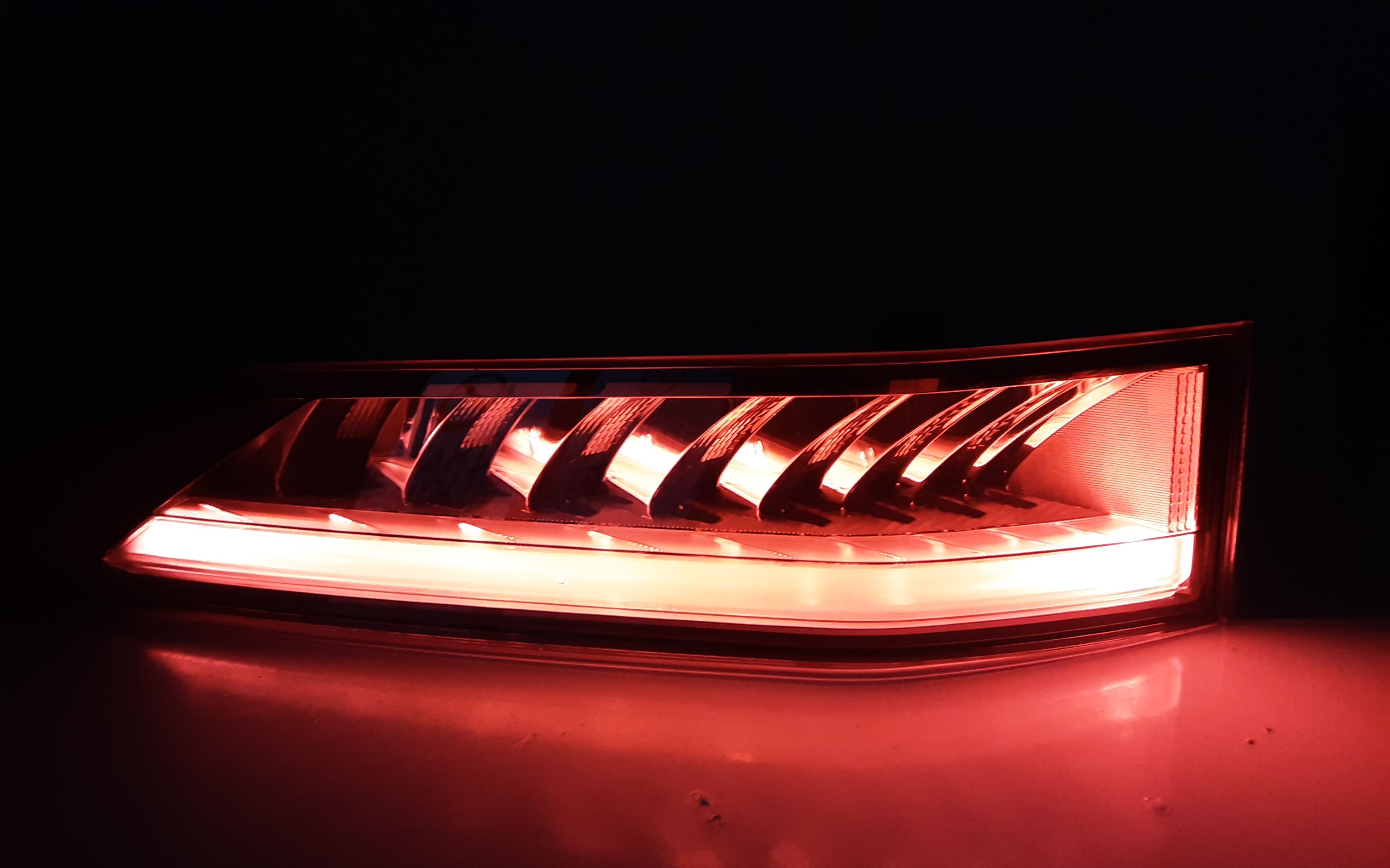 Stop sinistro a led JAGUAR F-Pace Serie (16>)