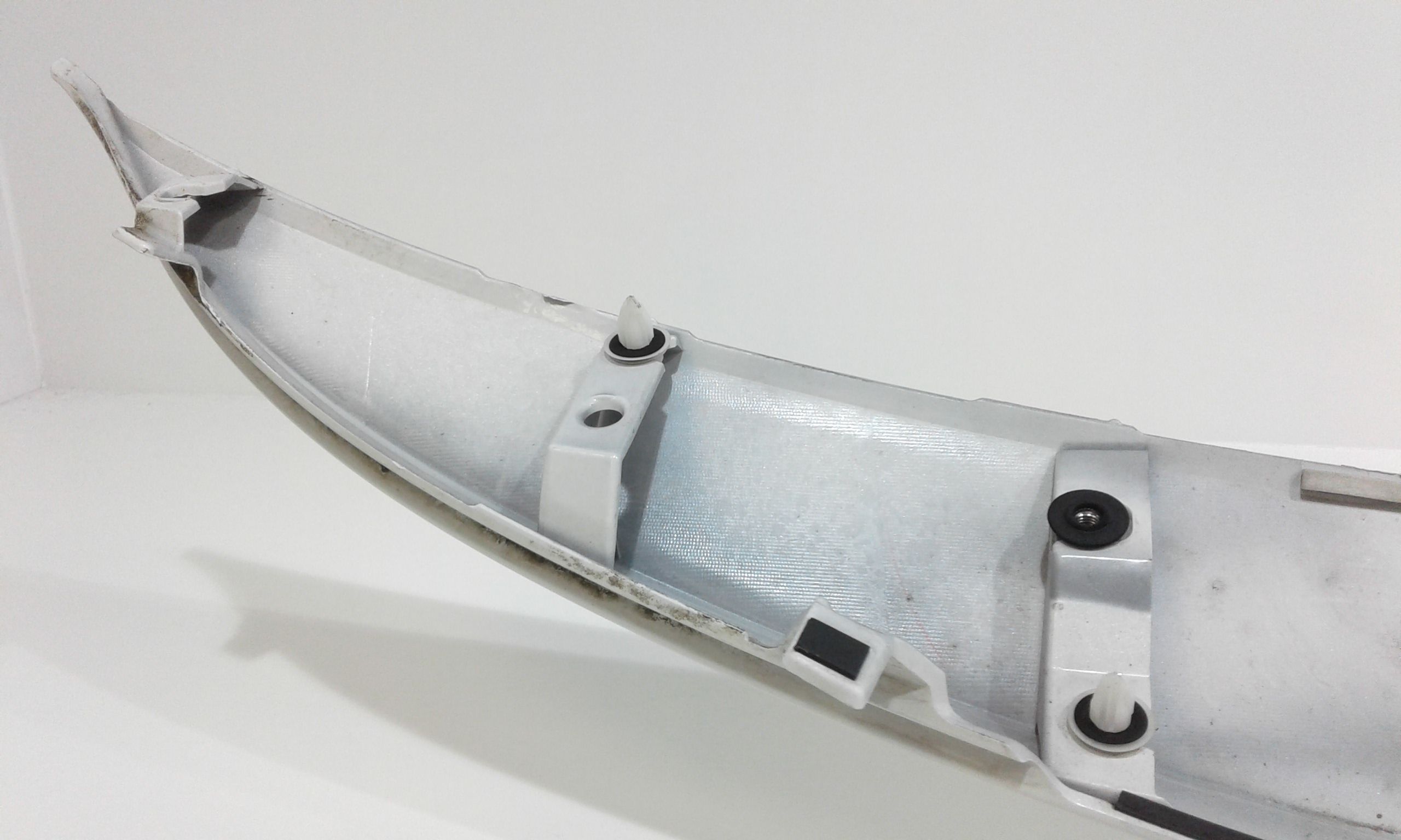 Maniglione posteriore con logo senza luci TOYOTA Auris 2 Serie